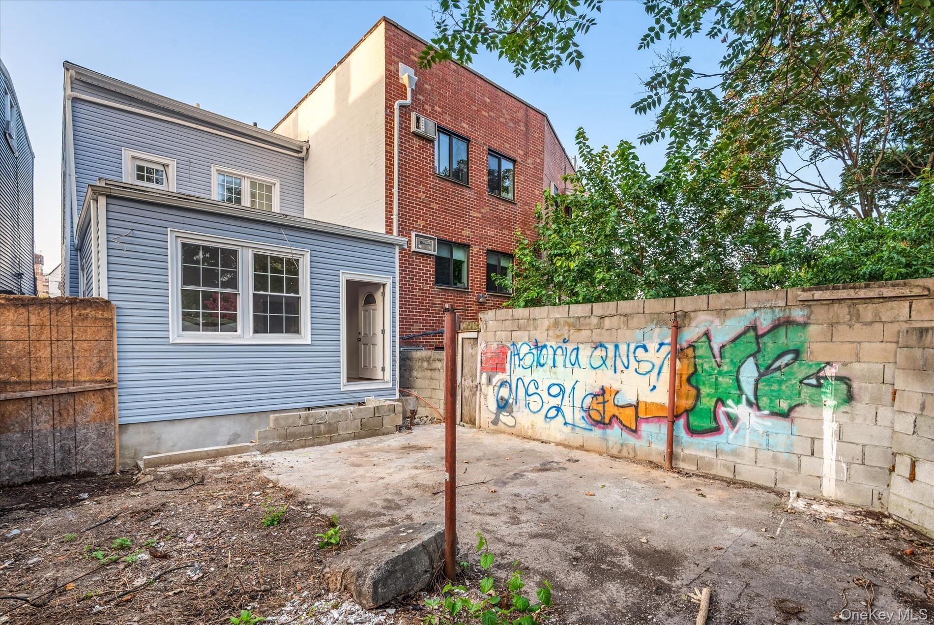 Single Family Welling  Queens, NY 11102, MLS-901226-21