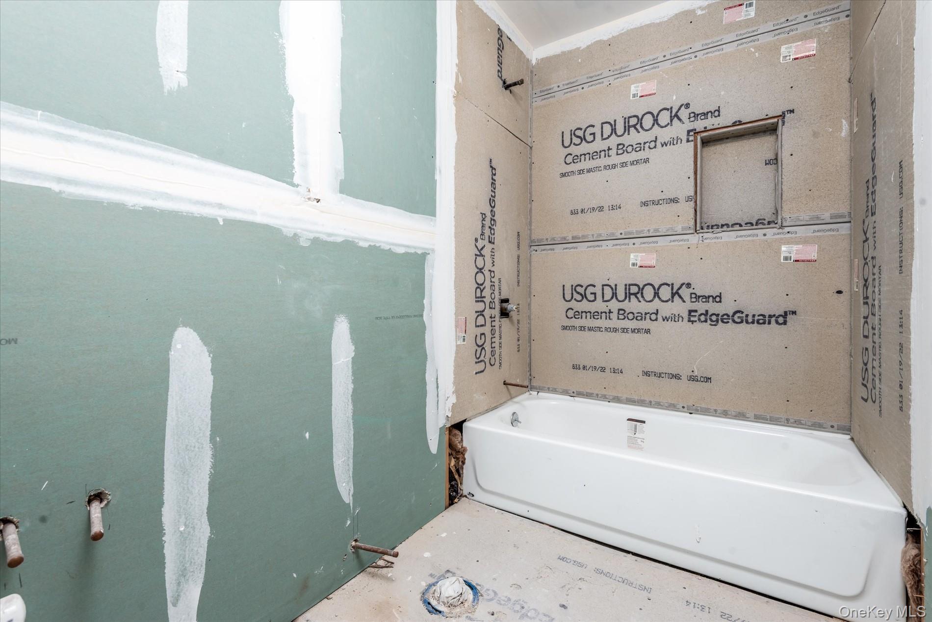 Single Family Welling  Queens, NY 11102, MLS-901226-8