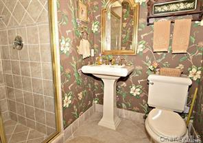 Condo Altessa  Suffolk County, NY 11747, MLS-901239-7