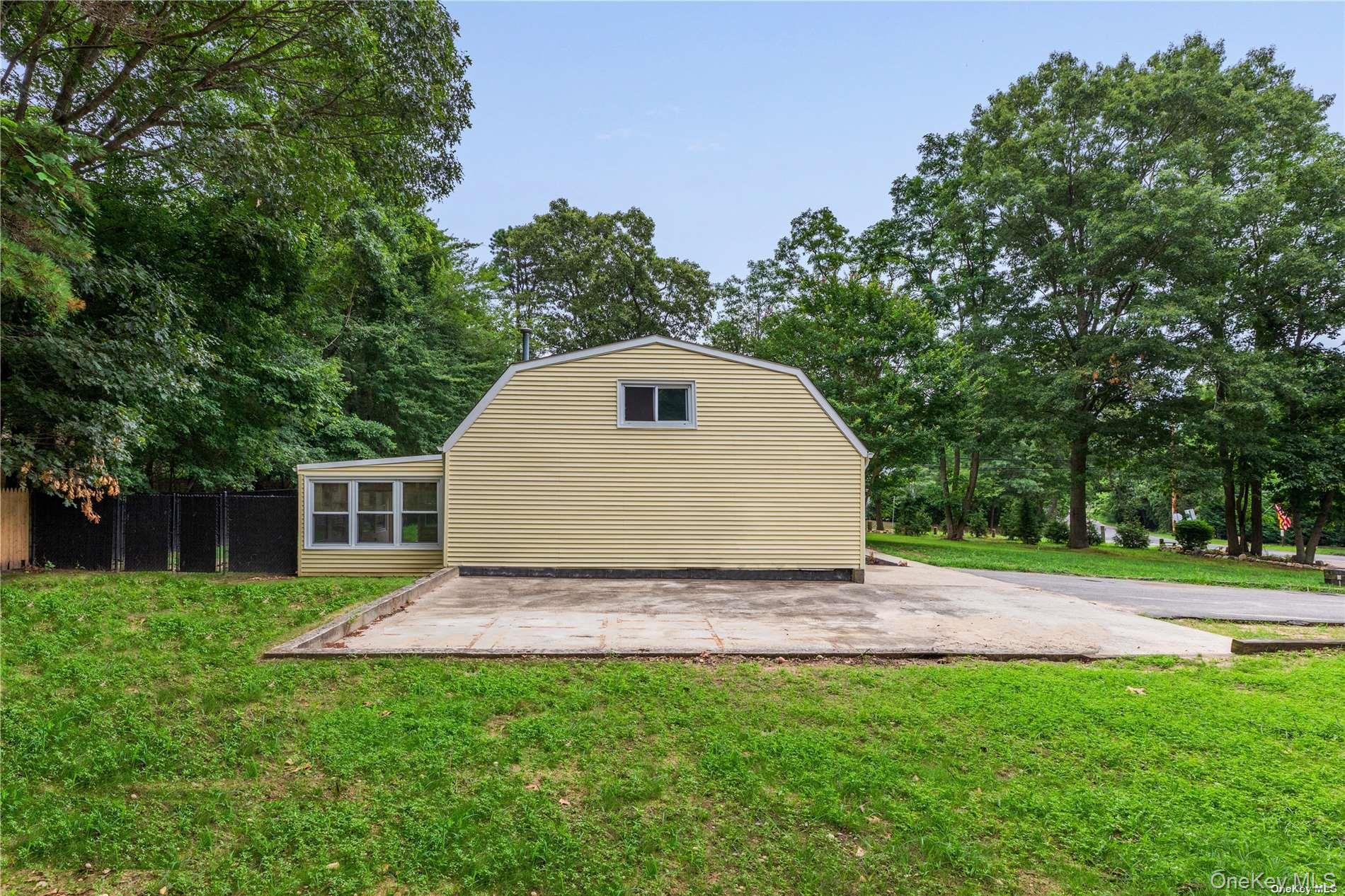 Single Family Bartlett  Suffolk County, NY 11953, MLS-901261-28