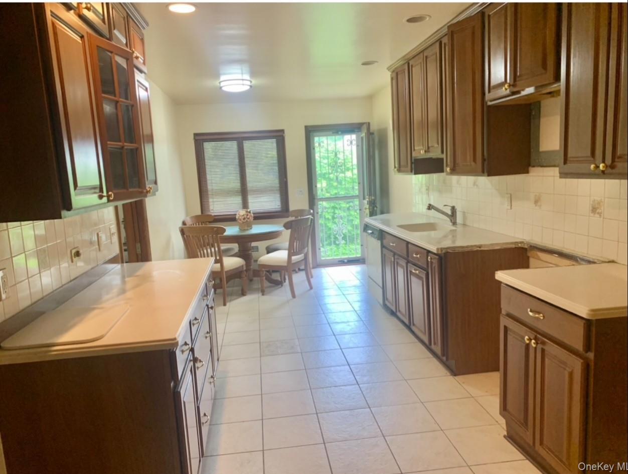 Single Family Willowbrook Nassau County, NY 11520, MLS-901295-5