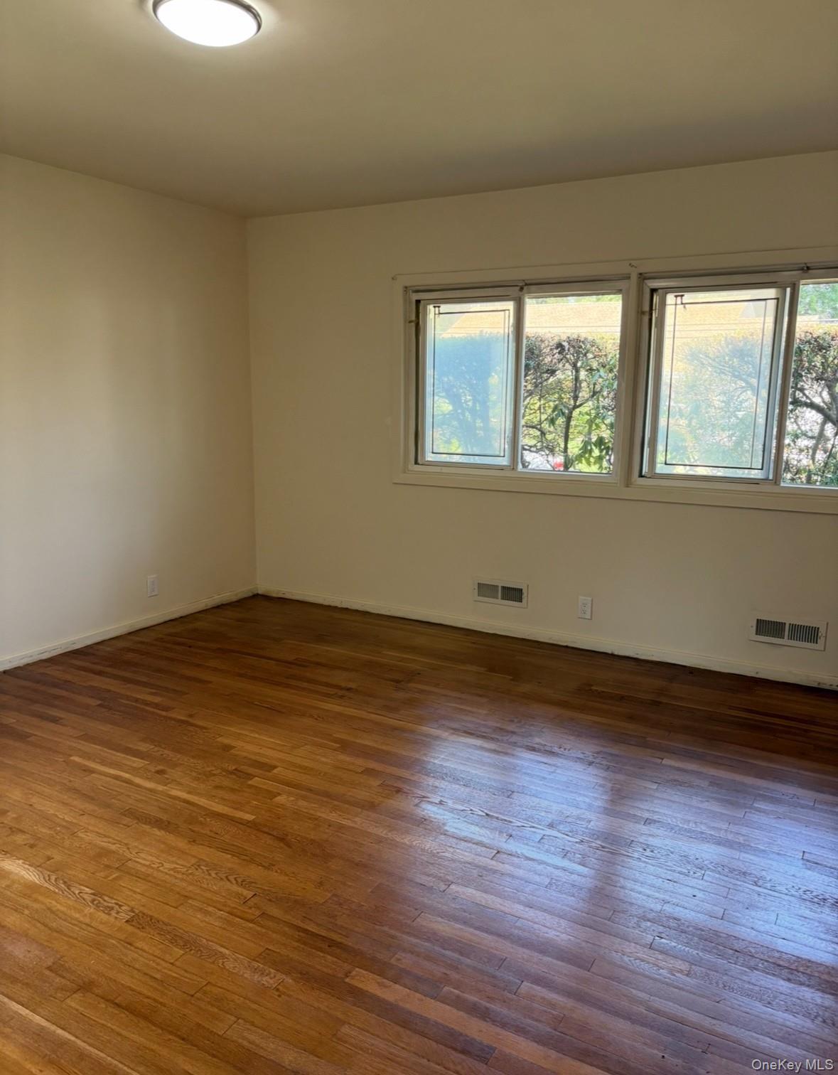 Single Family Willowbrook Nassau County, NY 11520, MLS-901295-7