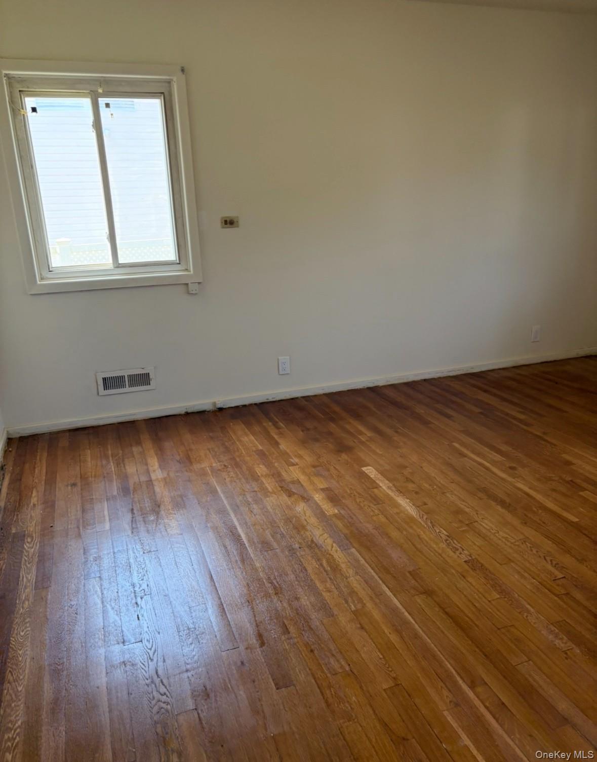 Single Family Willowbrook Nassau County, NY 11520, MLS-901295-8