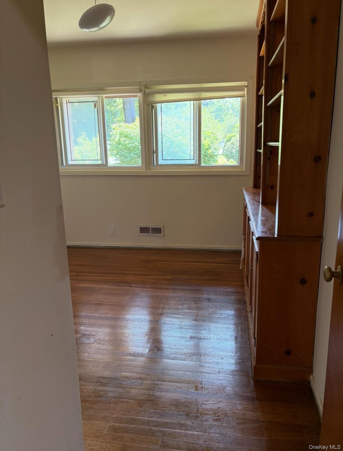 Single Family Willowbrook Nassau County, NY 11520, MLS-901295-9