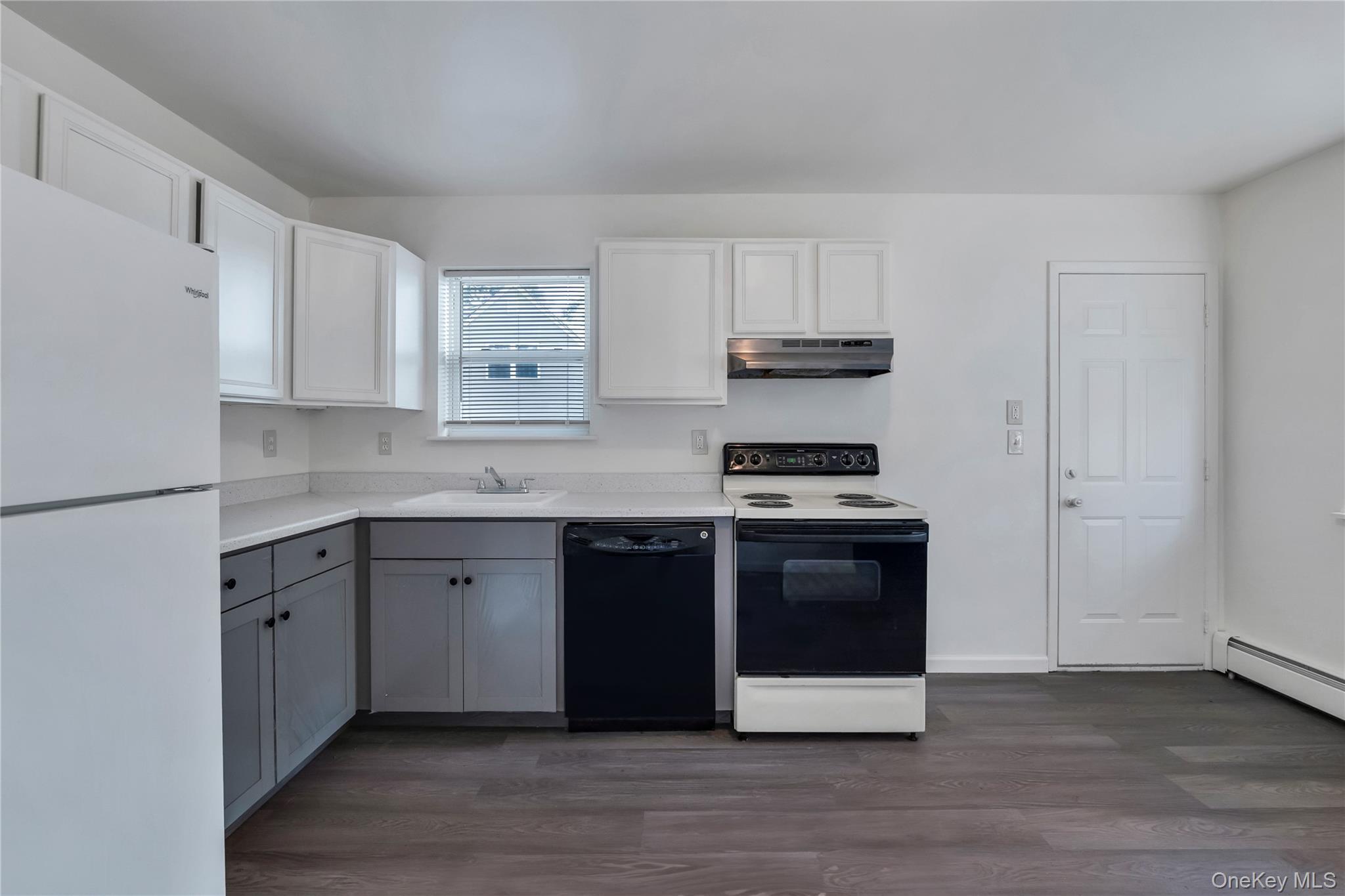 Single Family Brushwood Suffolk County, NY 11967, MLS-901299-11