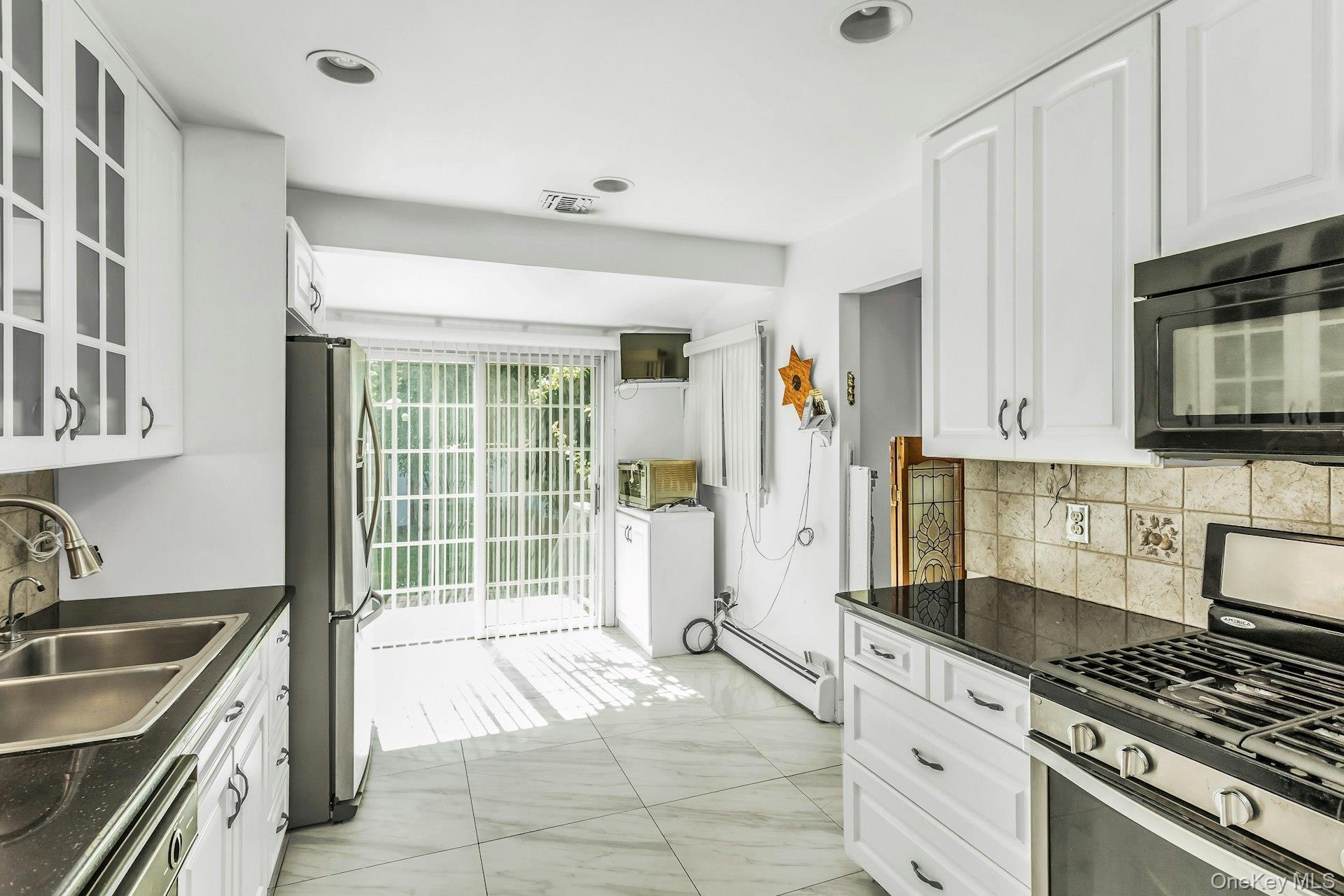 Single Family Pasadena Nassau County, NY 11803, MLS-901302-12