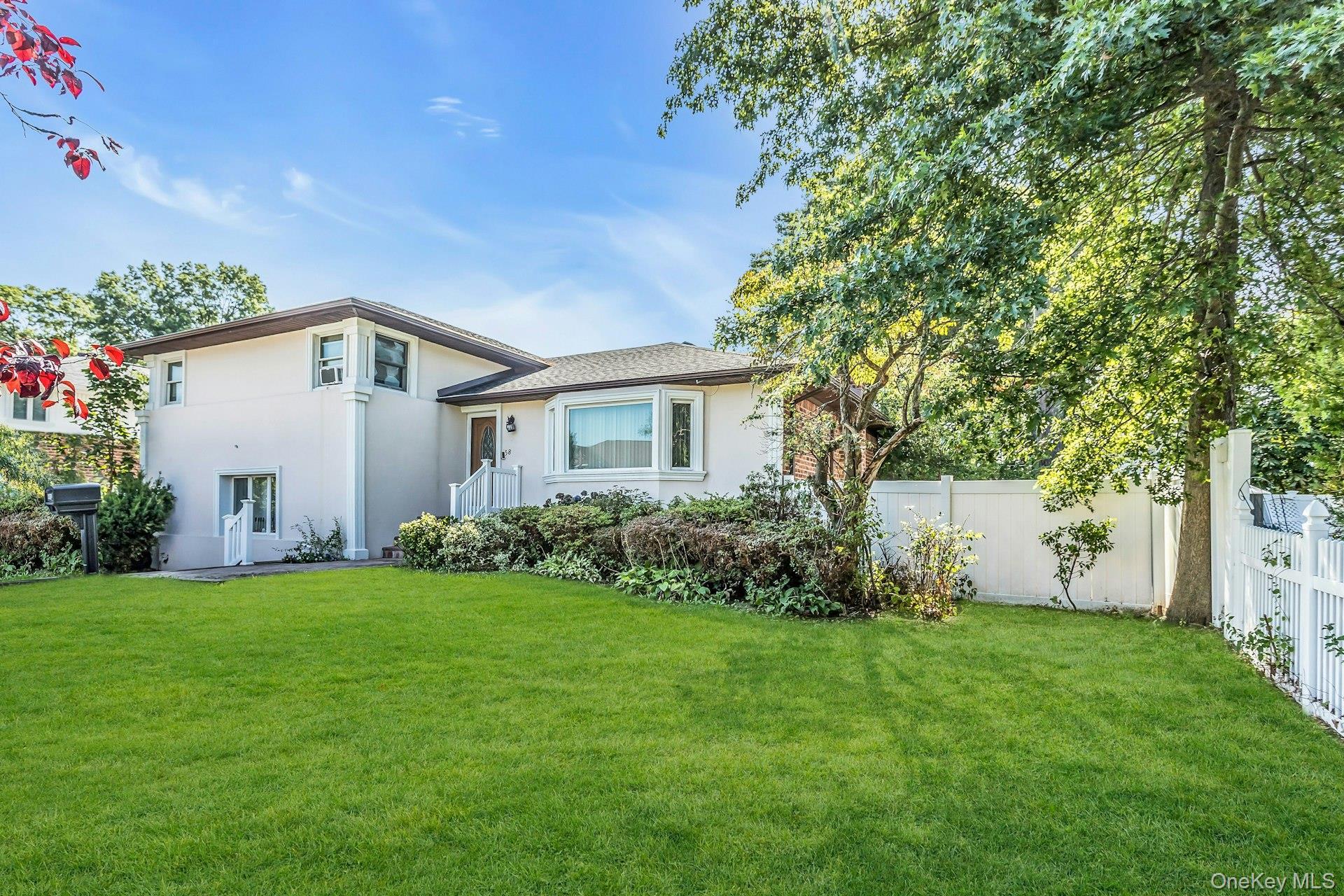 Single Family Pasadena Nassau County, NY 11803, MLS-901302-2