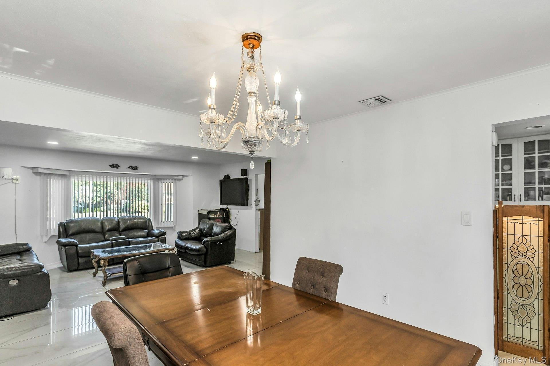 Single Family Pasadena Nassau County, NY 11803, MLS-901302-7