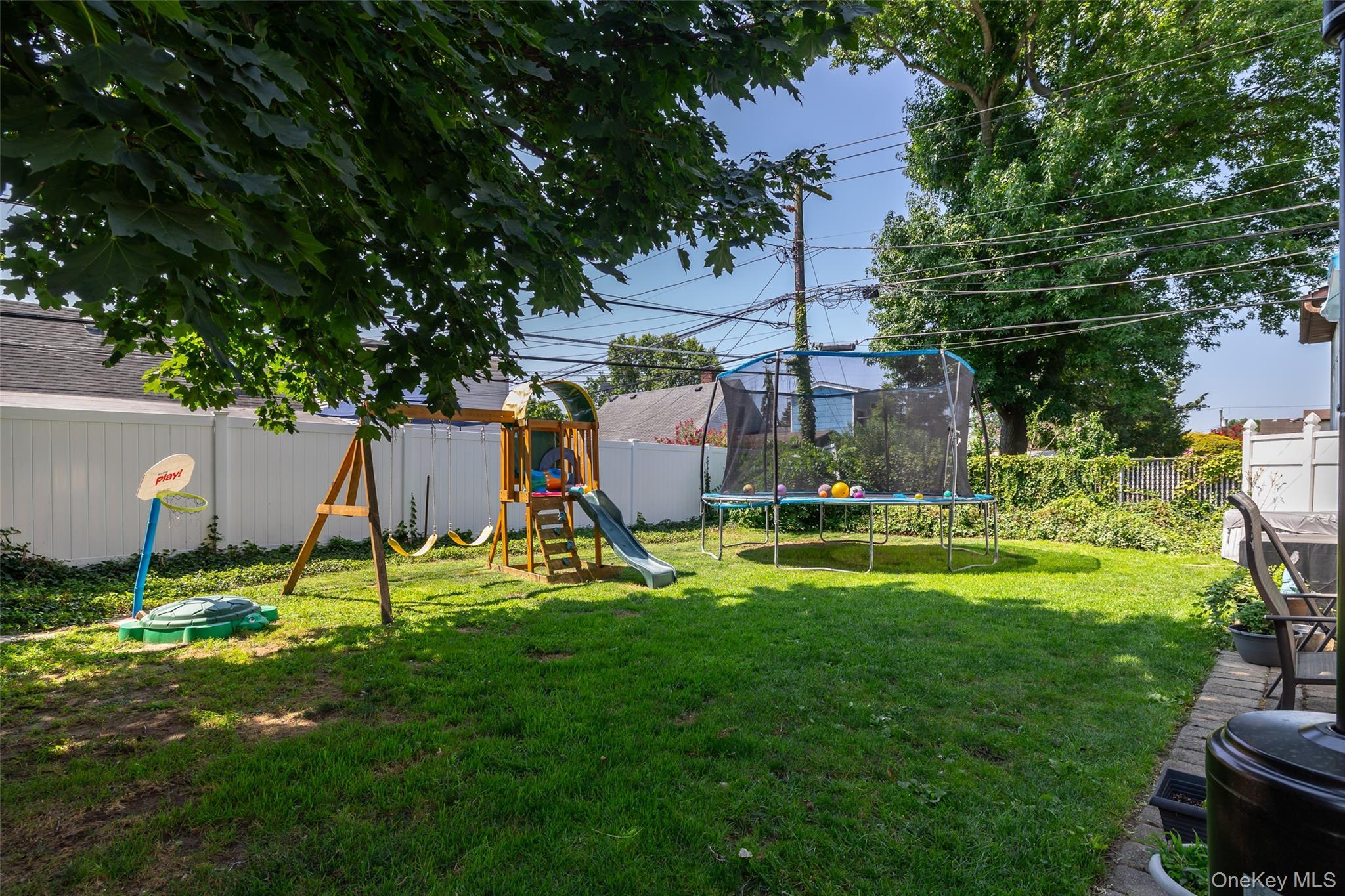 Single Family Downhill  Nassau County, NY 11793, MLS-901309-24