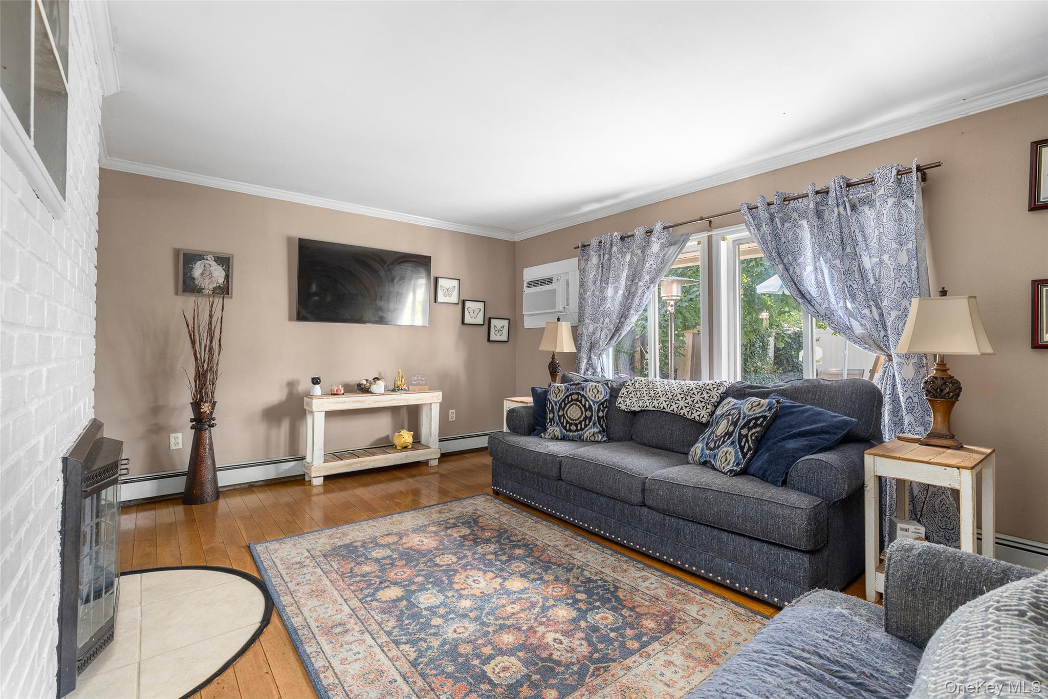 Single Family Downhill  Nassau County, NY 11793, MLS-901309-8