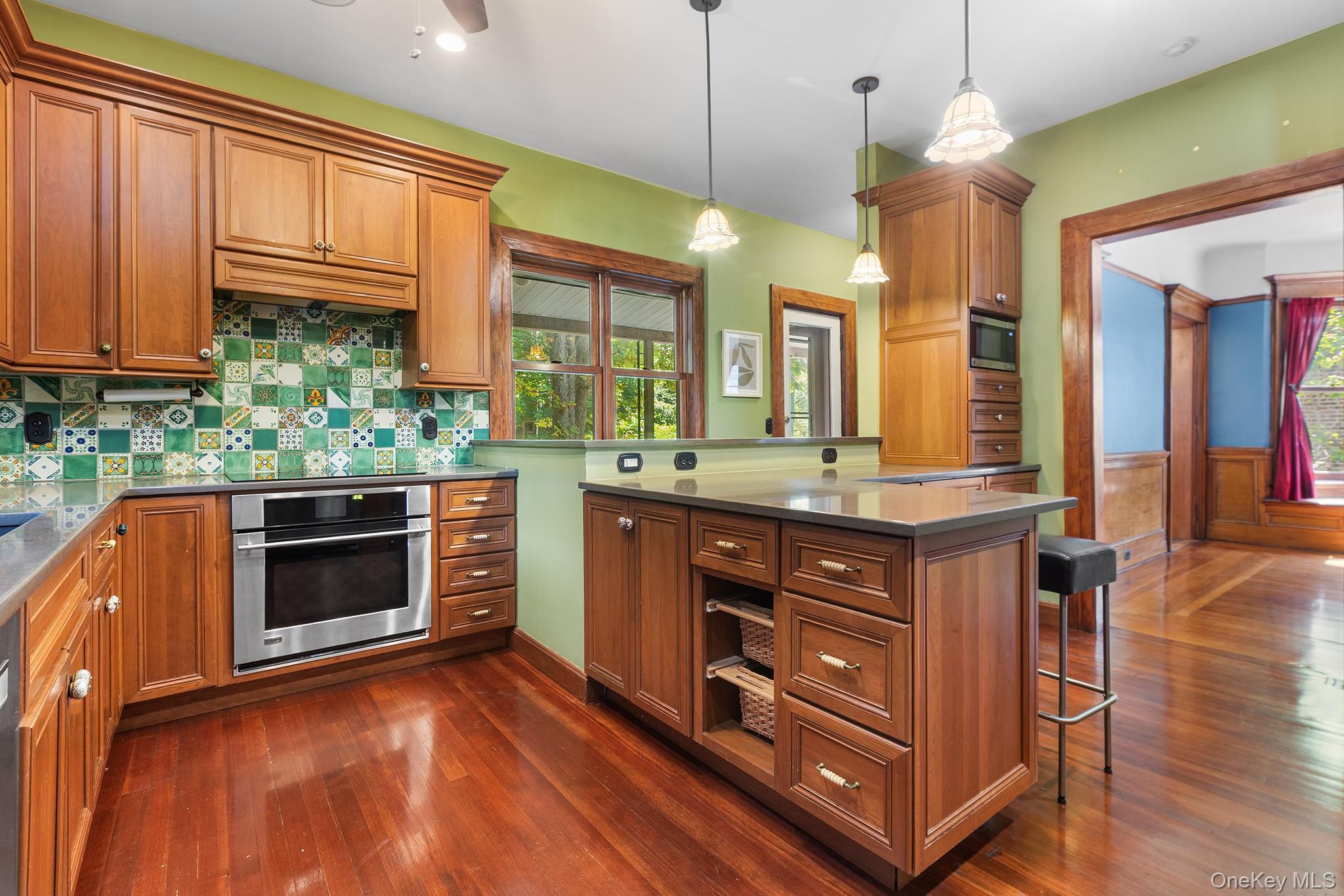 Single Family Van Cortlandt Park Westchester County, NY 10705, MLS-901312-10