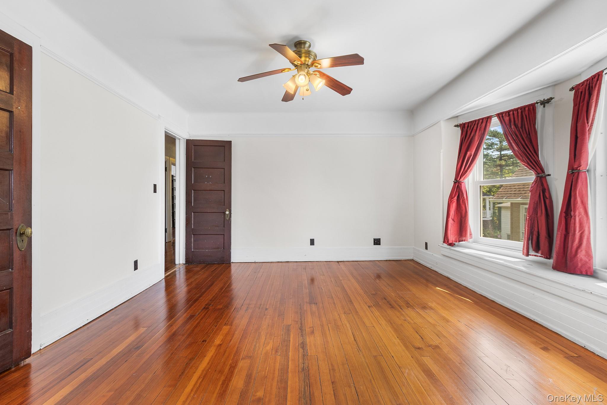 Single Family Van Cortlandt Park Westchester County, NY 10705, MLS-901312-14