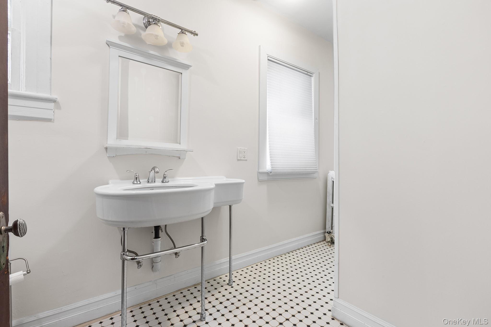 Single Family Van Cortlandt Park Westchester County, NY 10705, MLS-901312-21