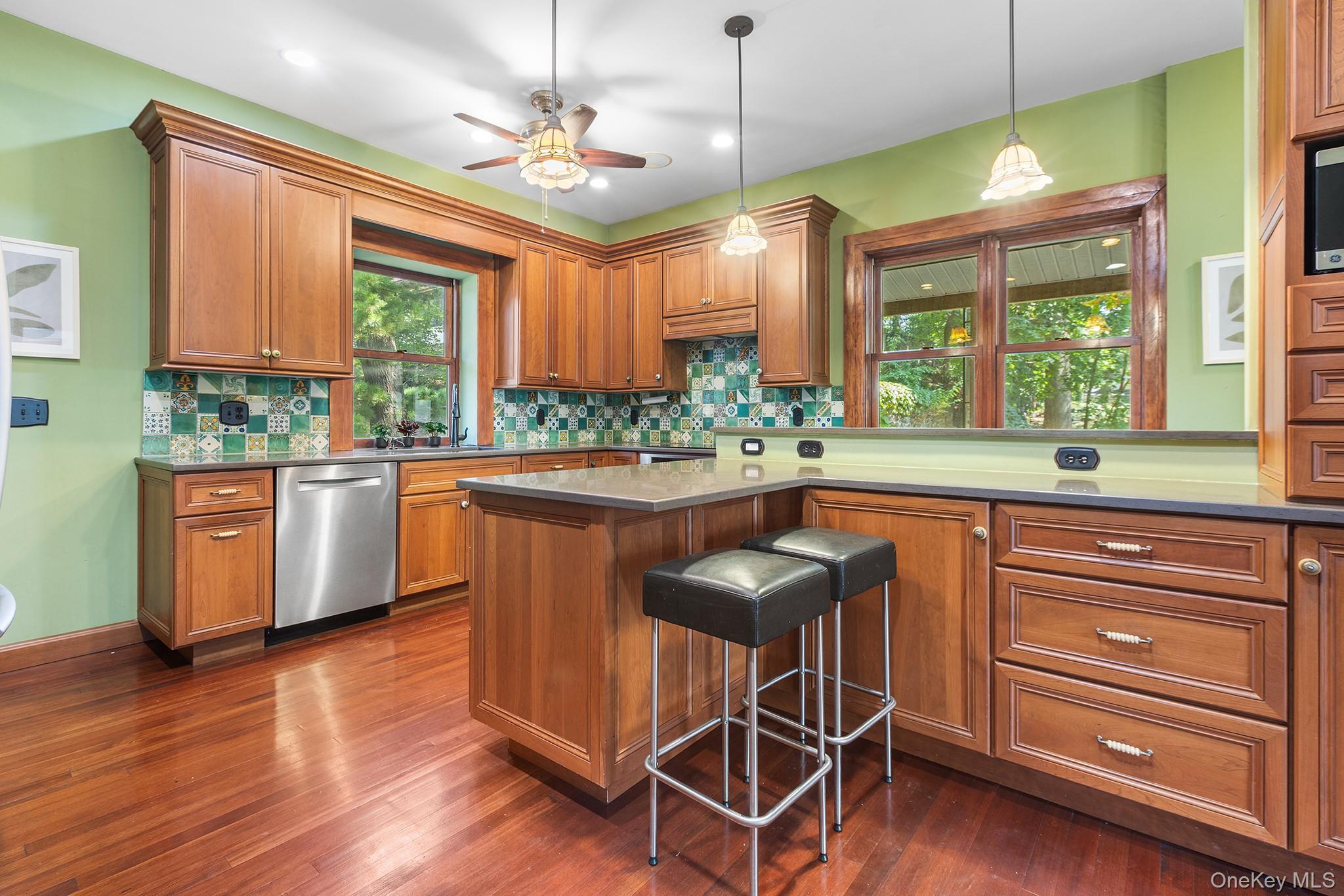 Single Family Van Cortlandt Park Westchester County, NY 10705, MLS-901312-9