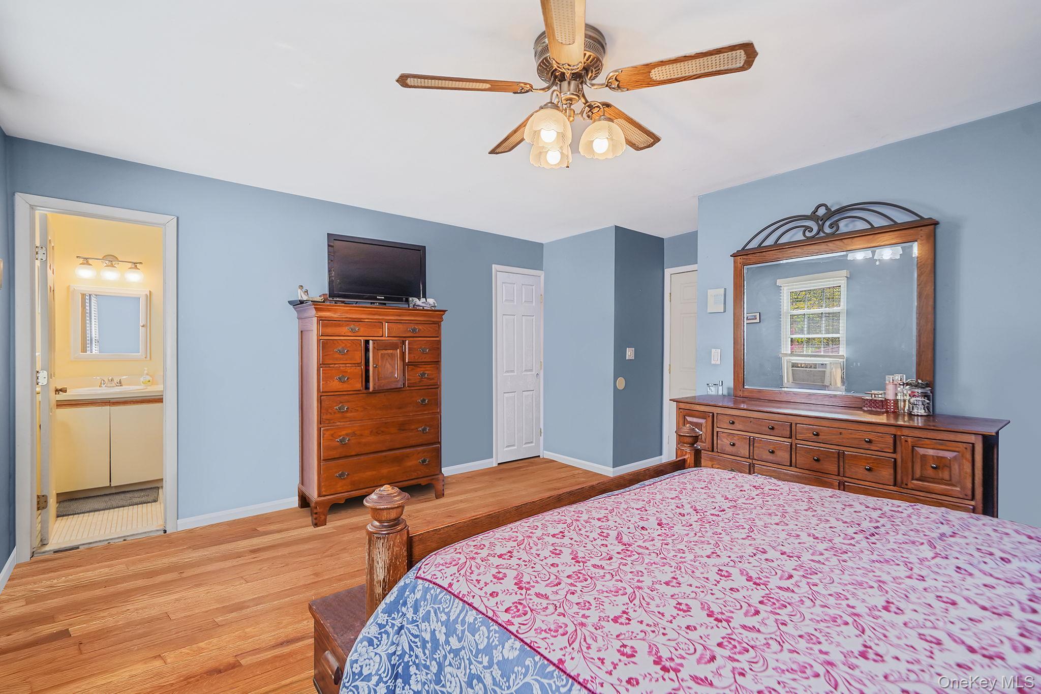Condo Georgian  Suffolk County, NY 11727, MLS-901320-12