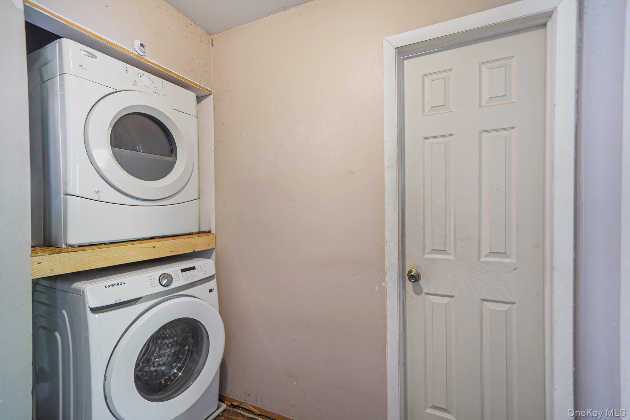 Condo Georgian  Suffolk County, NY 11727, MLS-901320-18