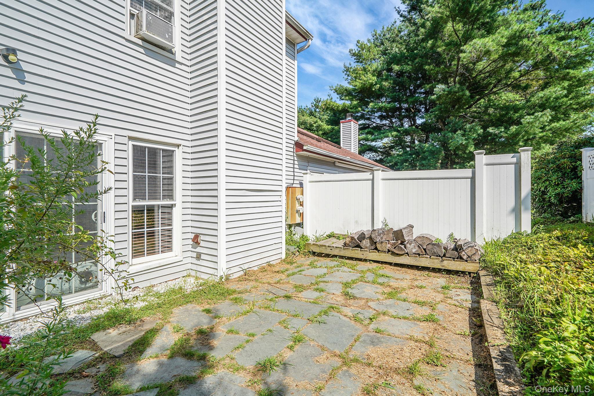 Condo Georgian  Suffolk County, NY 11727, MLS-901320-20