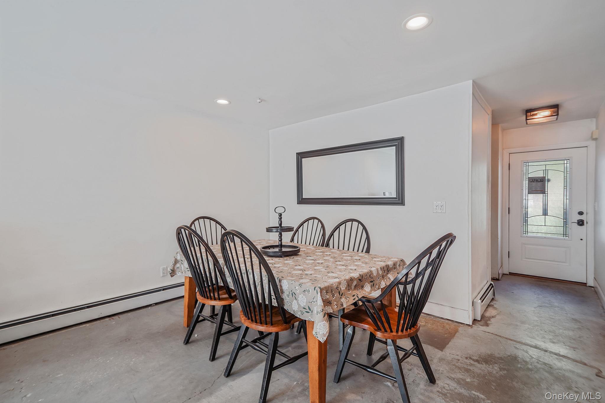 Condo Georgian  Suffolk County, NY 11727, MLS-901320-7