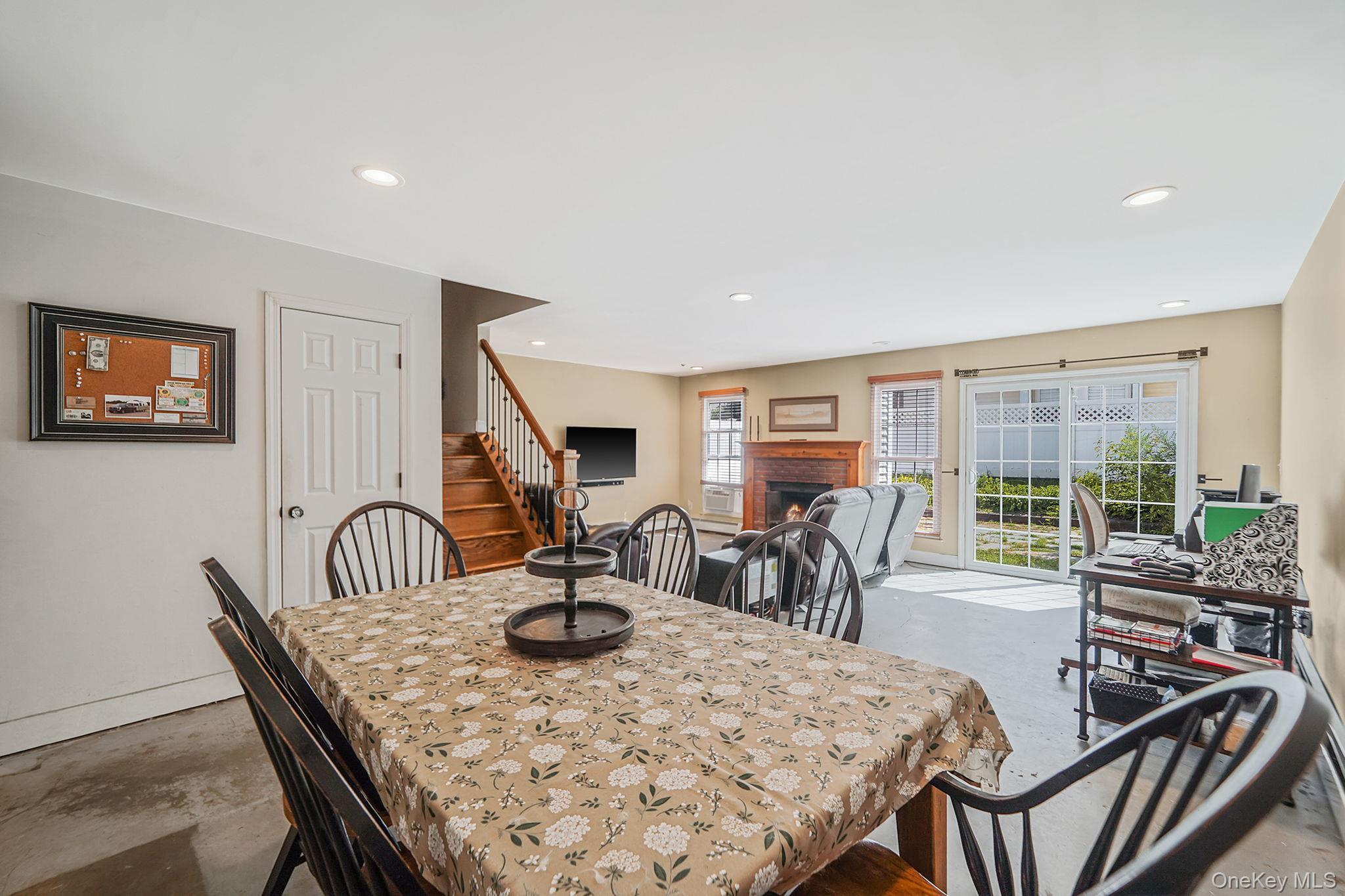 Condo Georgian  Suffolk County, NY 11727, MLS-901320-8