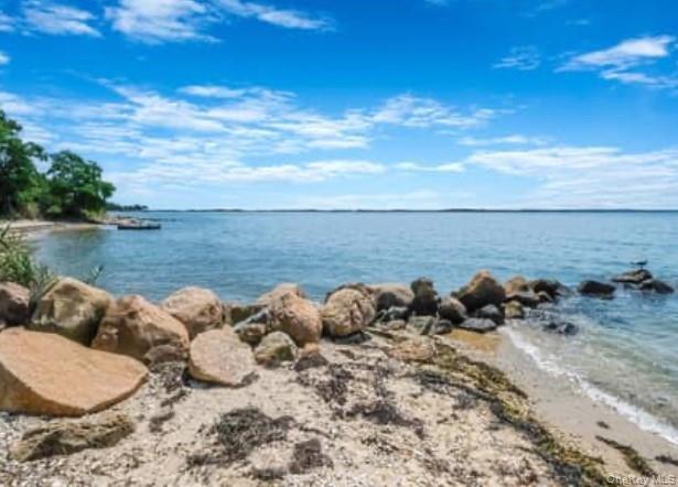 Single Family Willow Terrace Suffolk County, NY 11957, MLS-901364-8