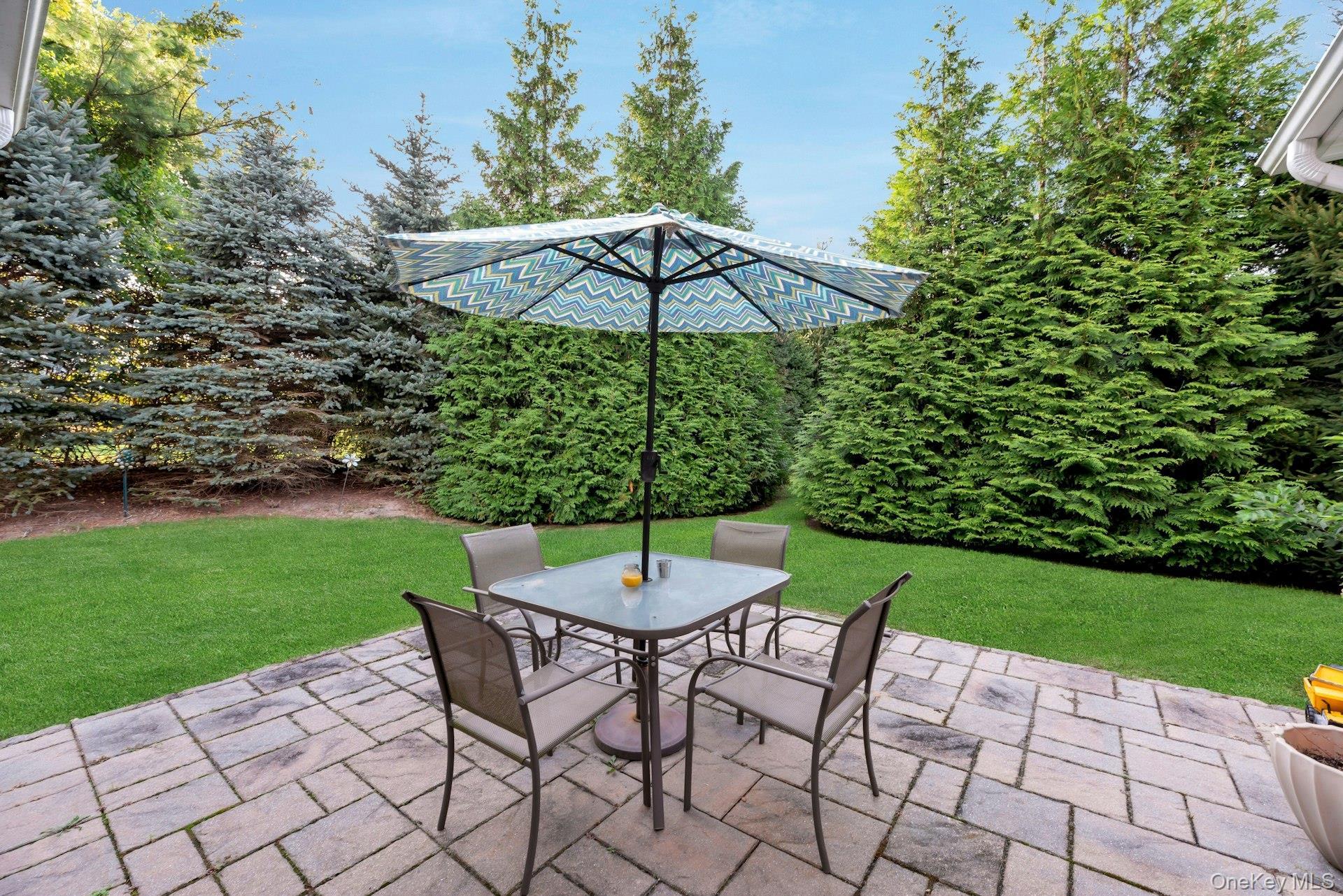 Single Family Stoneleigh  Suffolk County, NY 11901, MLS-901369-21