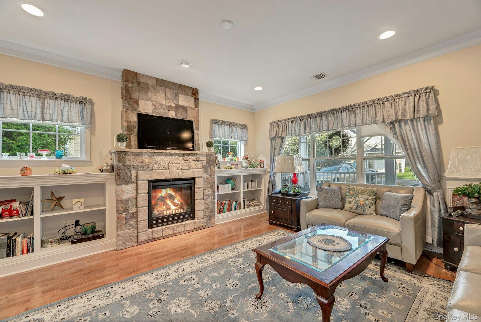 Single Family Stoneleigh  Suffolk County, NY 11901, MLS-901369-6