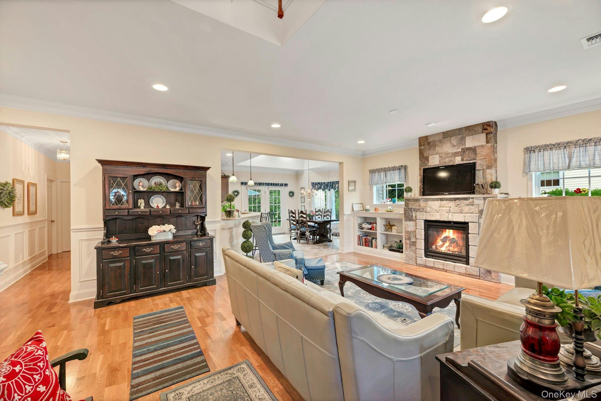 Single Family Stoneleigh  Suffolk County, NY 11901, MLS-901369-8