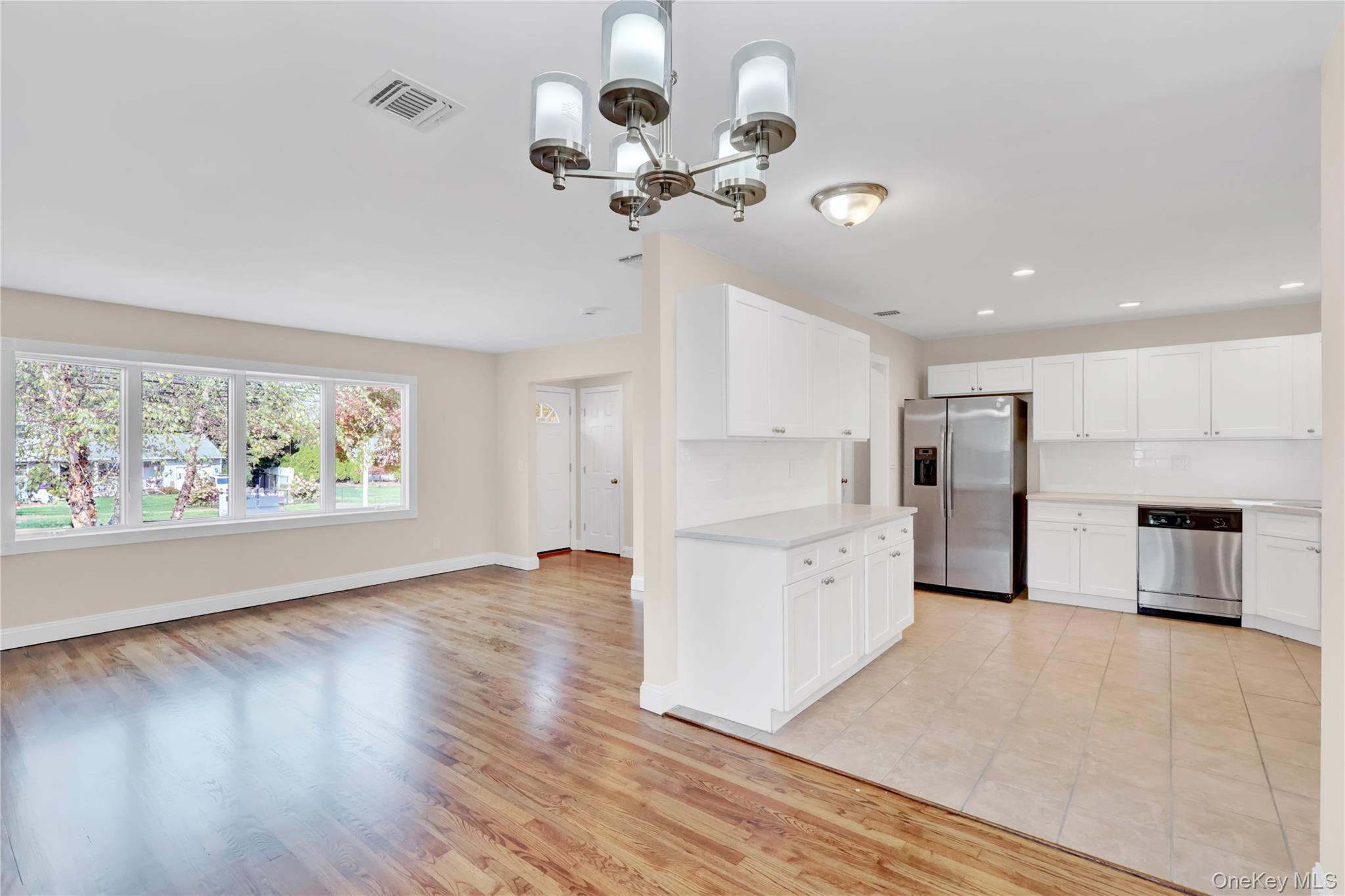 Single Family Woodside  Suffolk County, NY 11772, MLS-901405-11