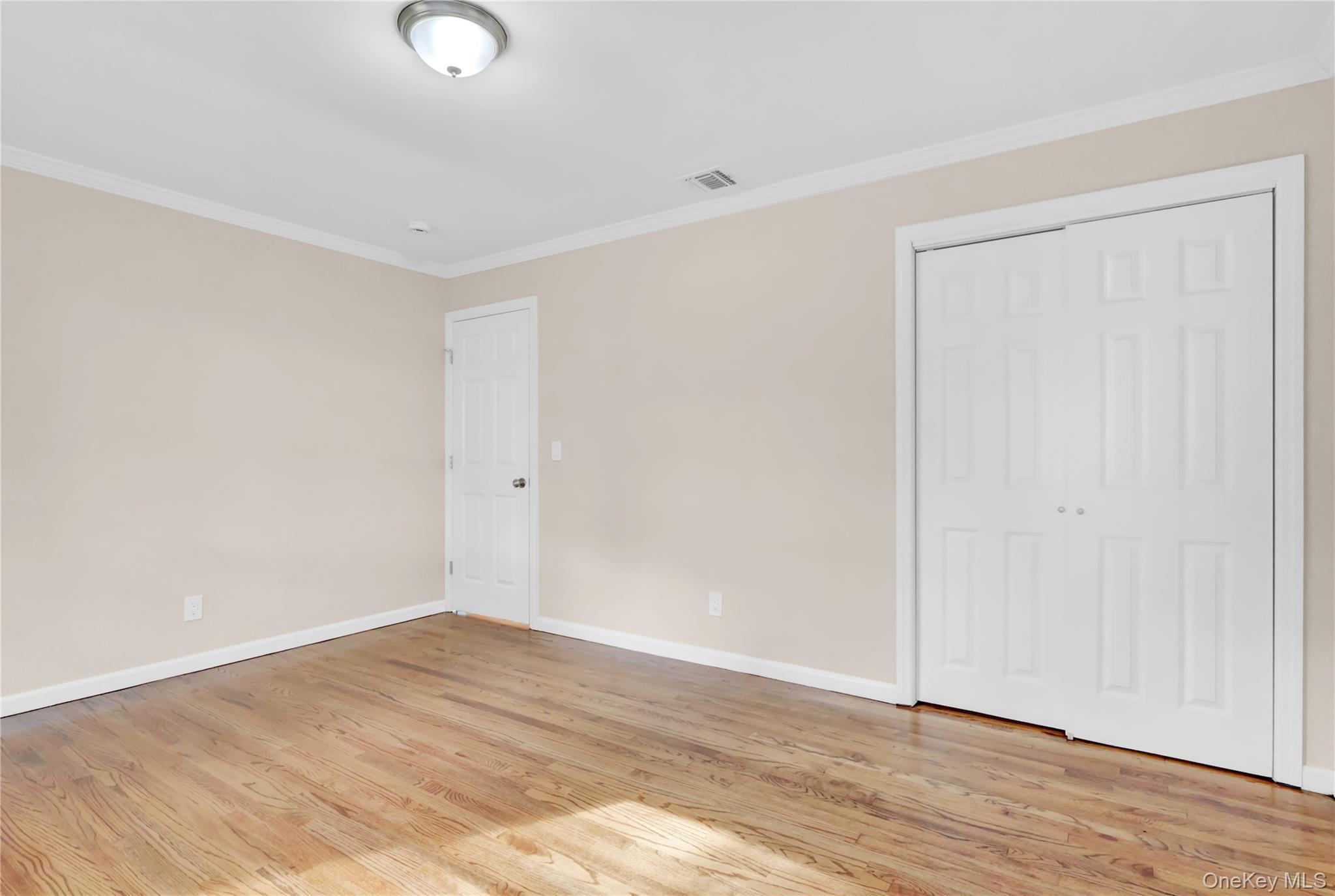 Single Family Woodside  Suffolk County, NY 11772, MLS-901405-21