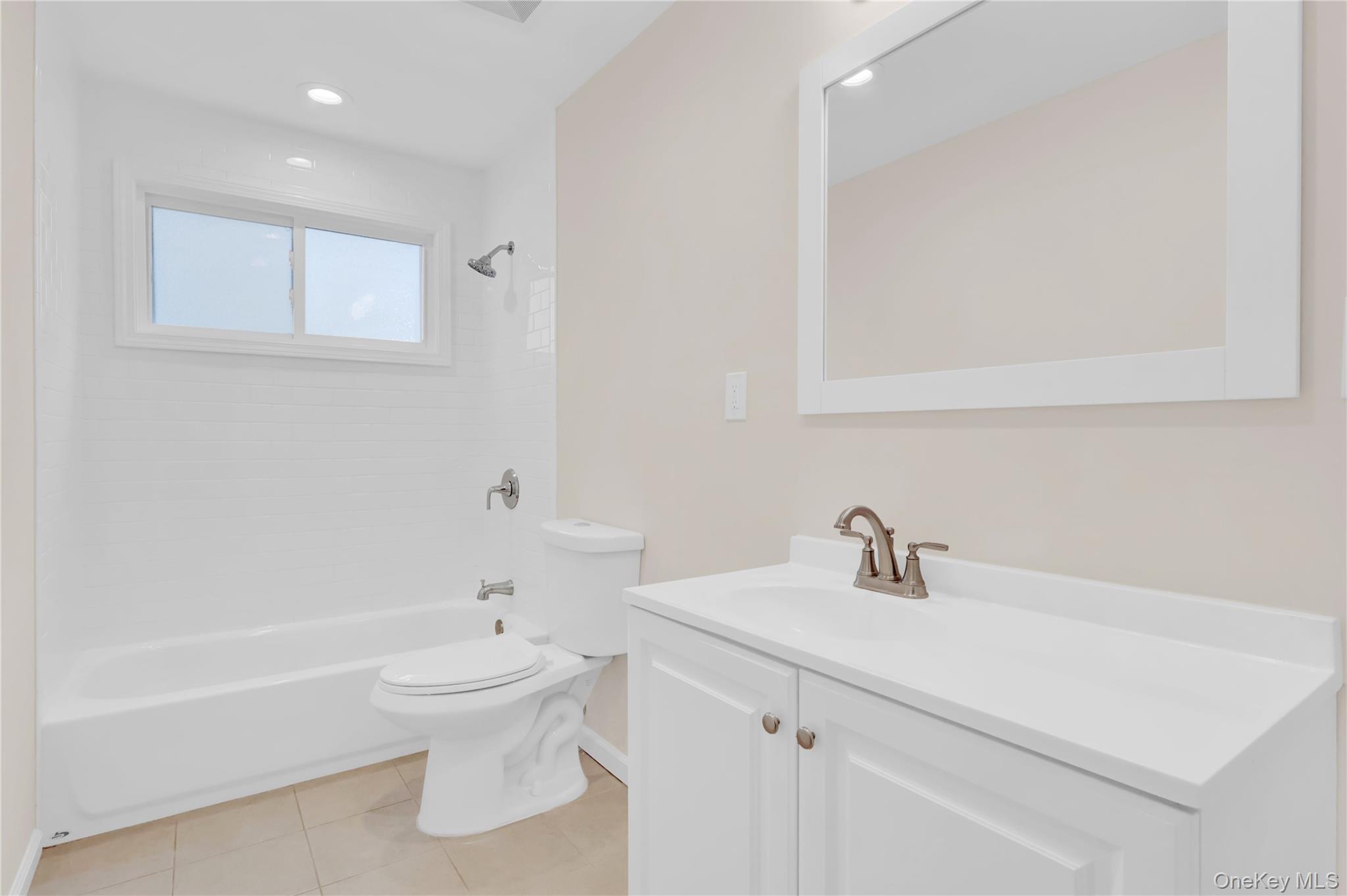 Single Family Woodside  Suffolk County, NY 11772, MLS-901405-22