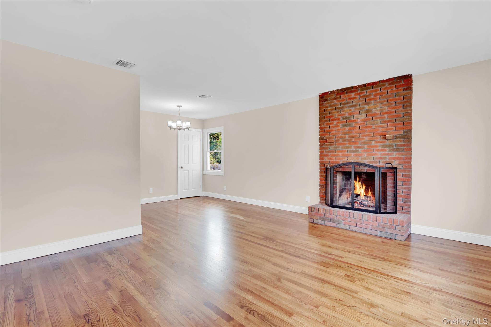 Single Family Woodside  Suffolk County, NY 11772, MLS-901405-6