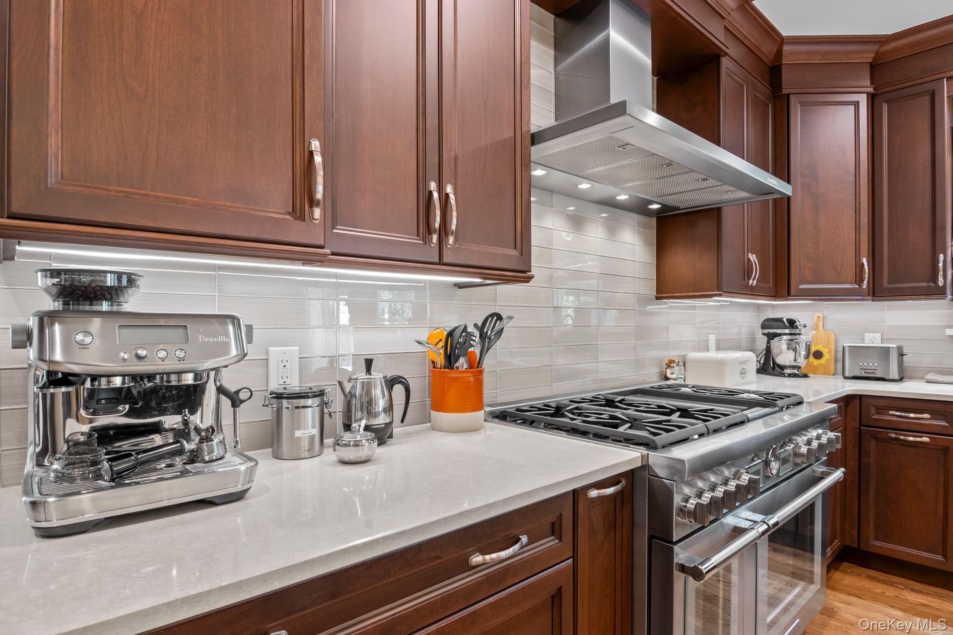 Condo Hamlet  Suffolk County, NY 11725, MLS-901532-10