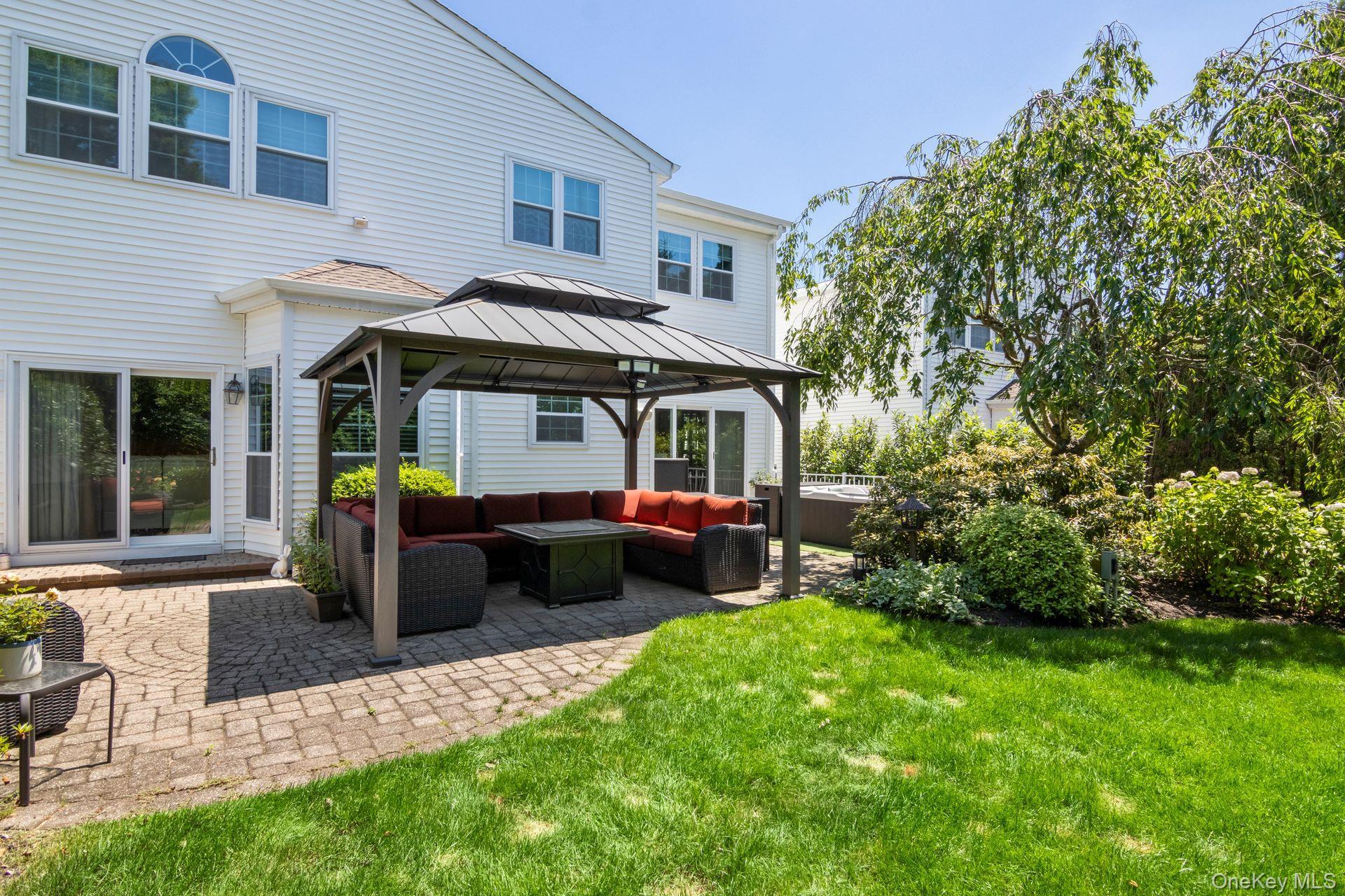 Condo Hamlet  Suffolk County, NY 11725, MLS-901532-27