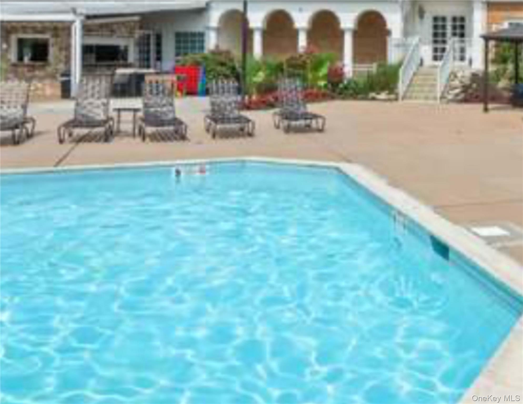 Condo Hamlet  Suffolk County, NY 11725, MLS-901532-37