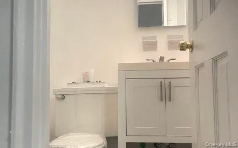 Single Family Radcliff Avenue  Bronx, NY 10469, MLS-901551-10