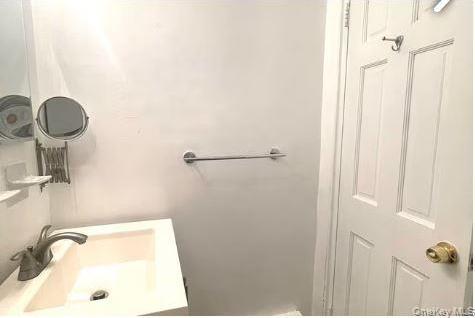 Single Family Radcliff Avenue  Bronx, NY 10469, MLS-901551-13