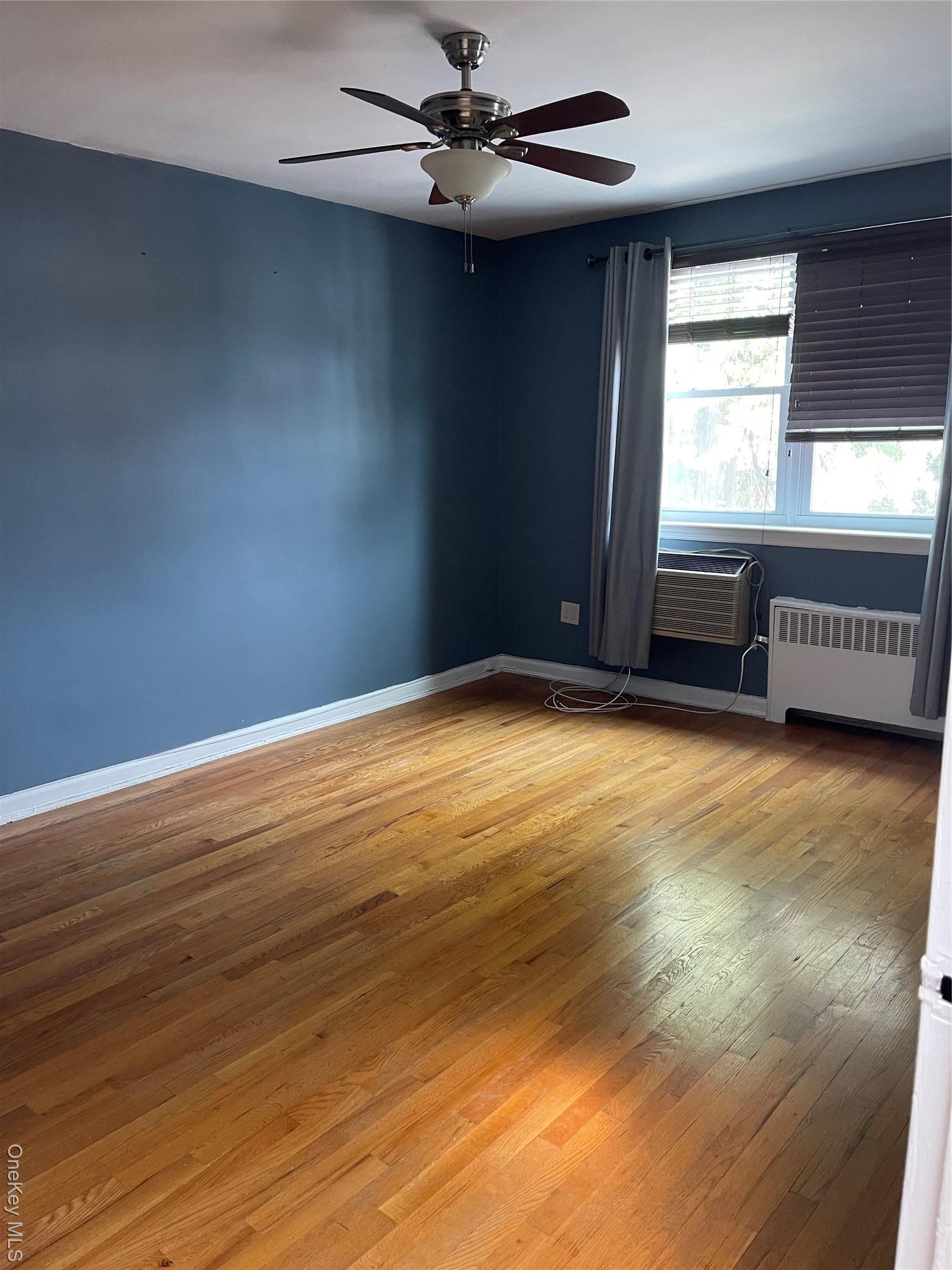 Single Family Radcliff Avenue  Bronx, NY 10469, MLS-901551-5