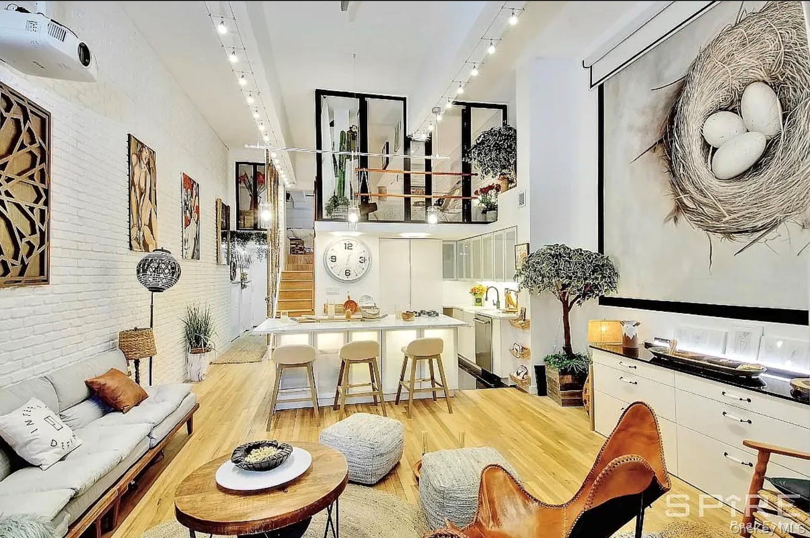 Apartment Barrow Street  Manhattan, NY 10014, MLS-901562-2