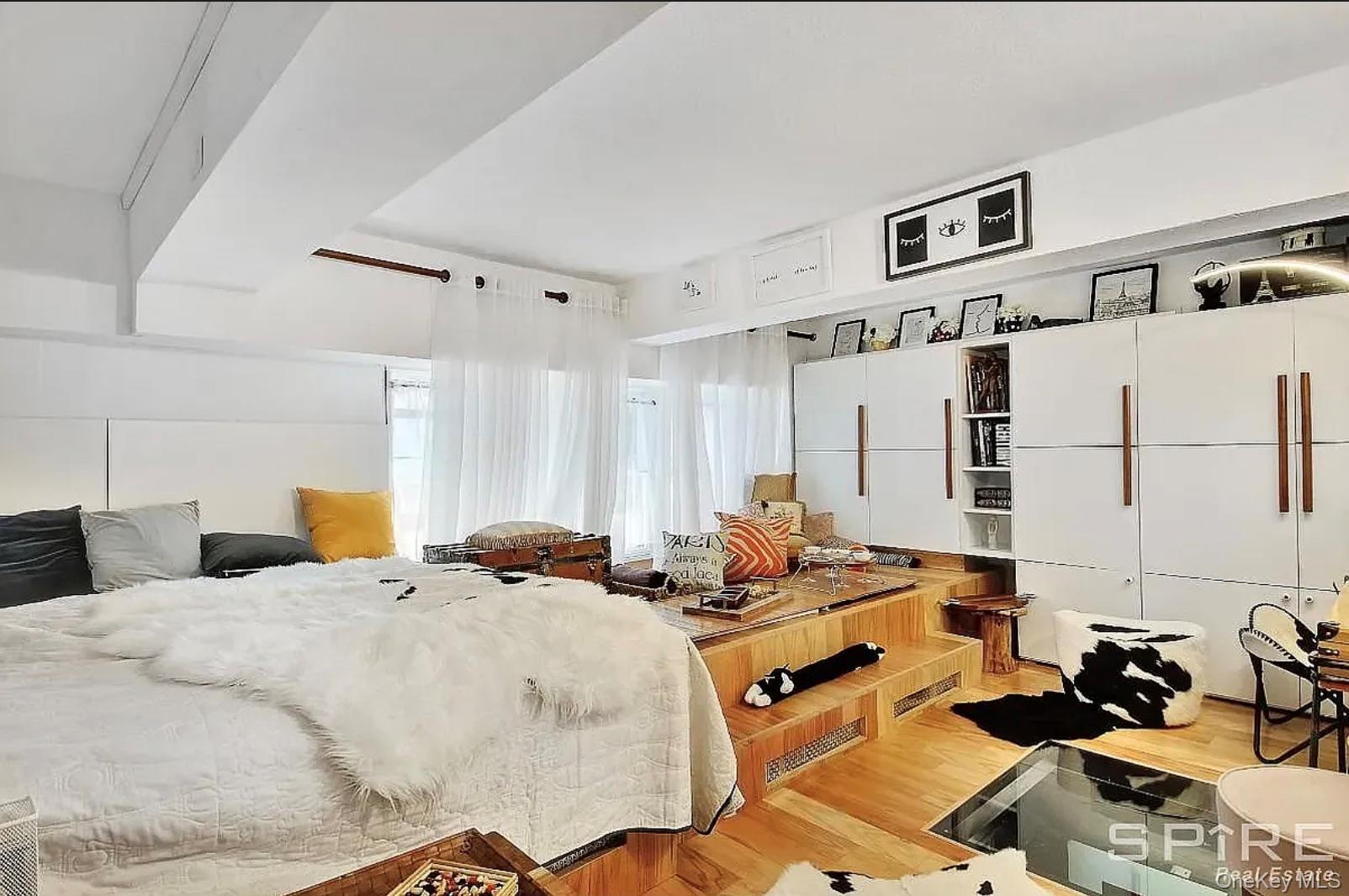 Apartment Barrow Street  Manhattan, NY 10014, MLS-901562-3