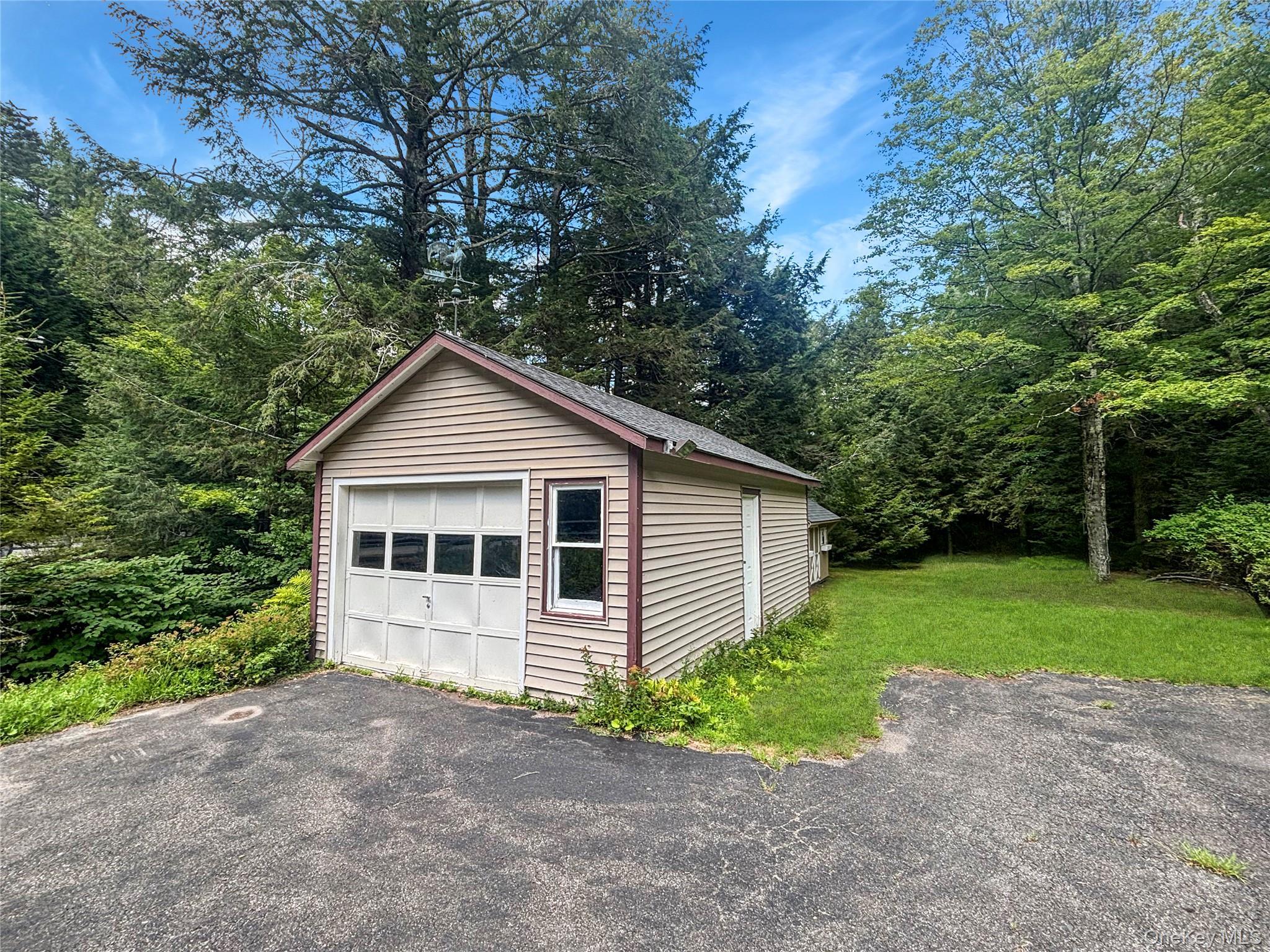 Single Family Elka Park  Greene County, NY 12472, MLS-901589-27