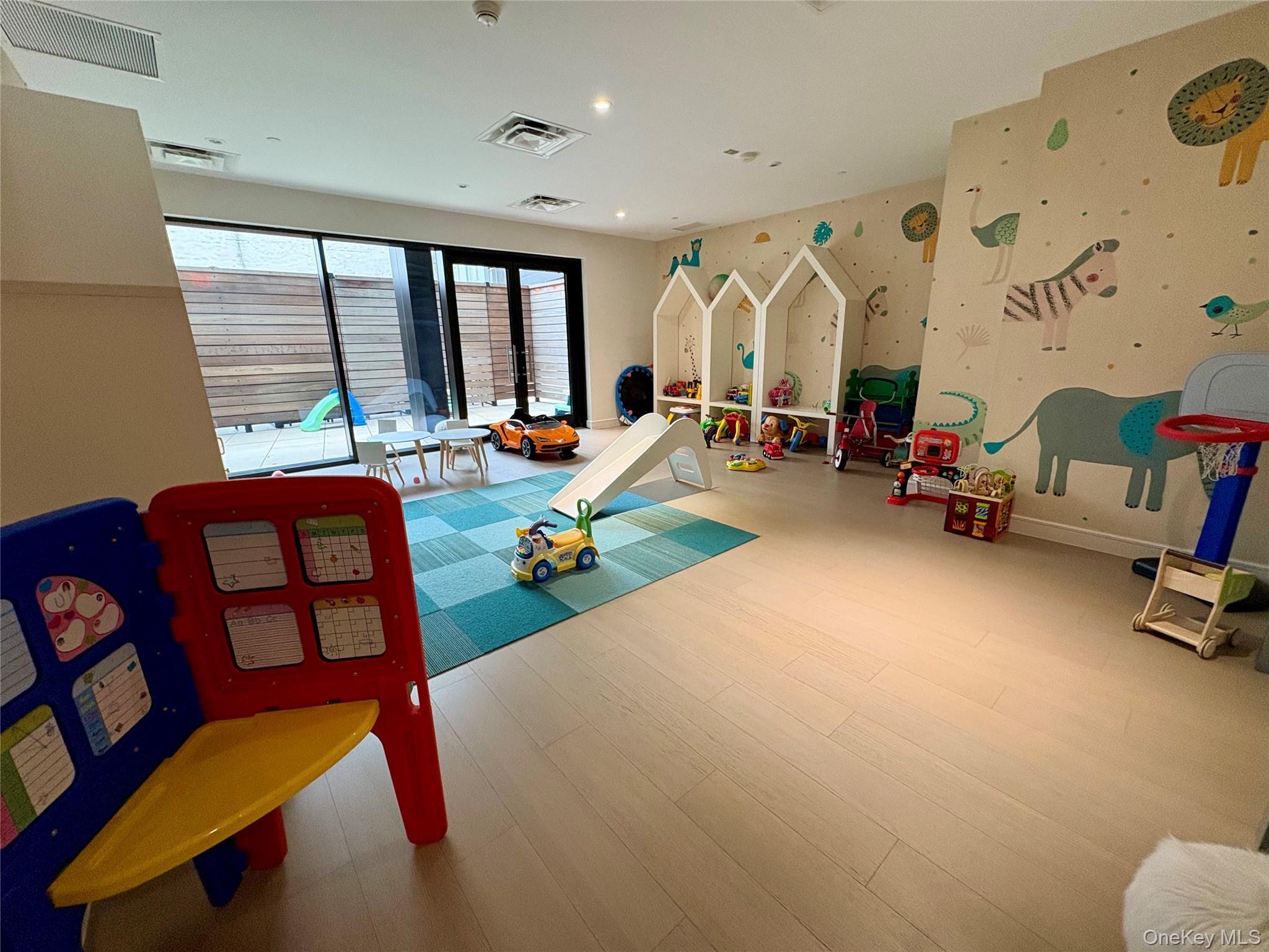 Condo Queens Queens, NY 11375, MLS-901594-16