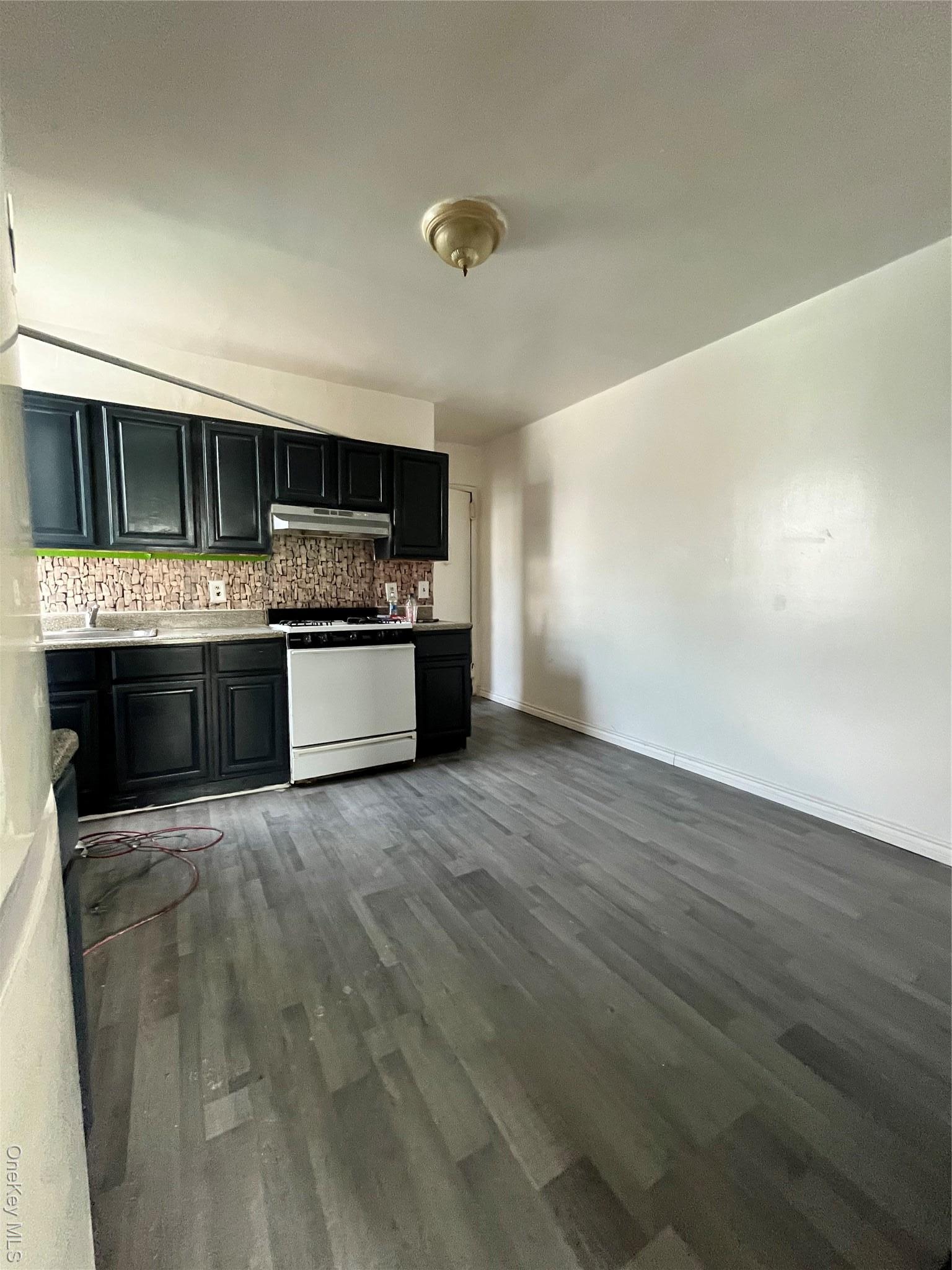 Single Family Van Nest Bronx, NY 10460, MLS-901606-5