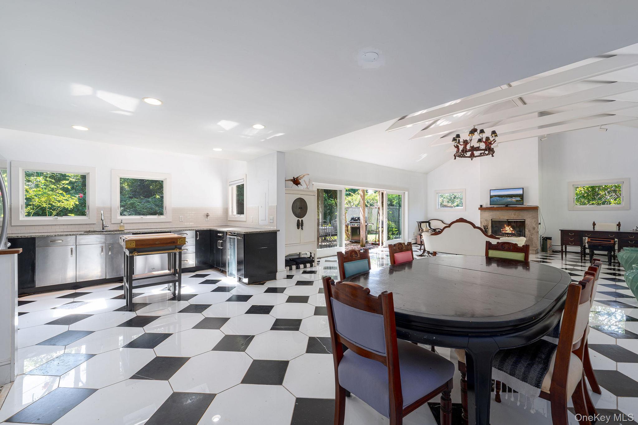 Single Family Gazon Suffolk County, NY 11964, MLS-901615-10