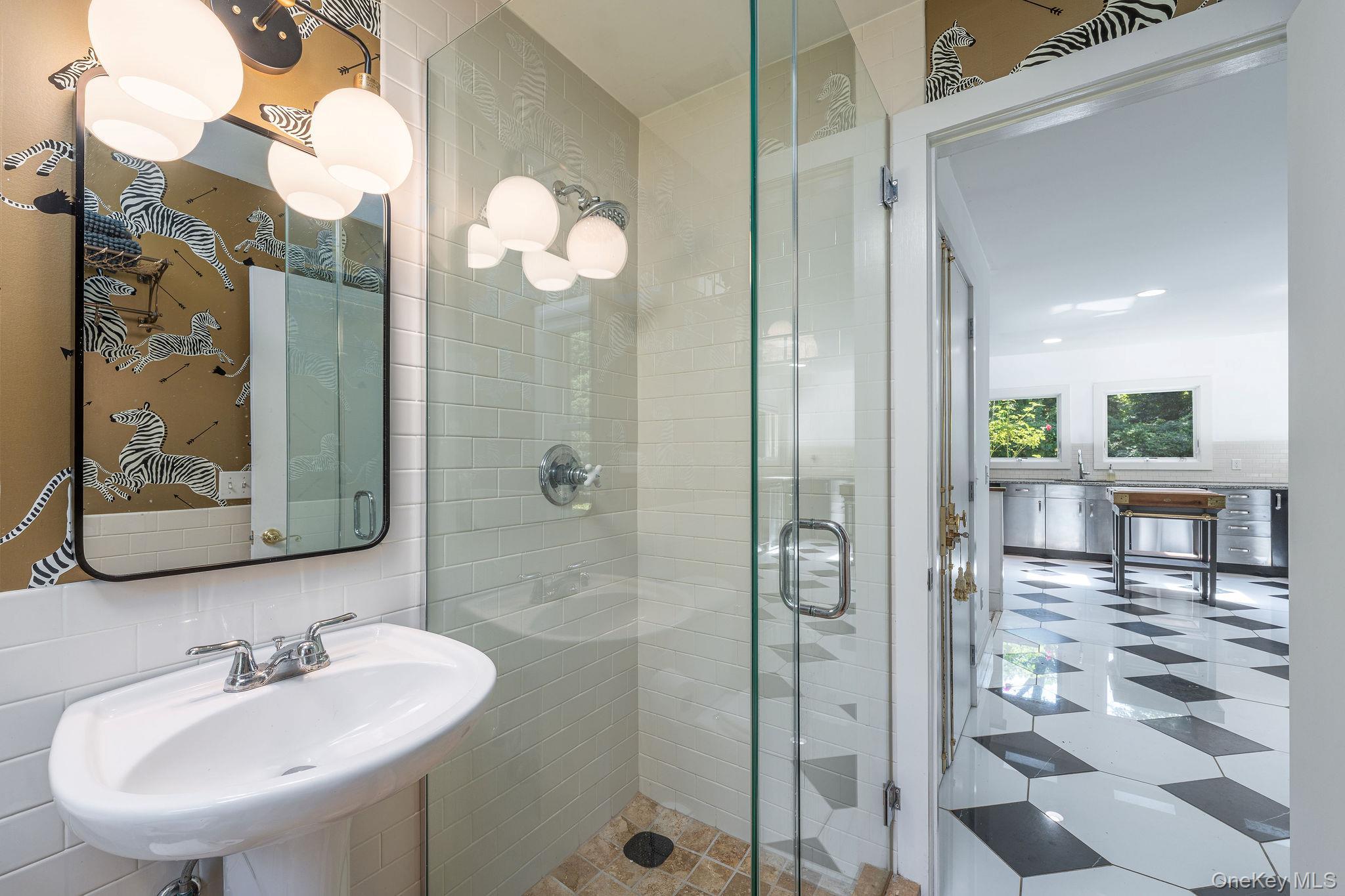 Single Family Gazon Suffolk County, NY 11964, MLS-901615-13