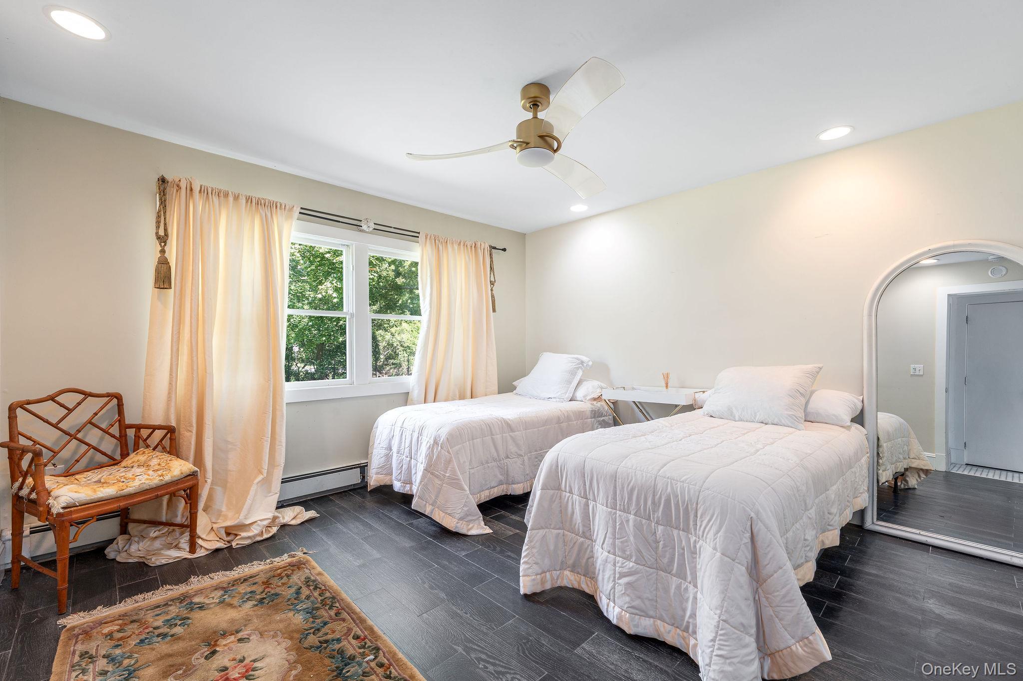 Single Family Gazon Suffolk County, NY 11964, MLS-901615-15