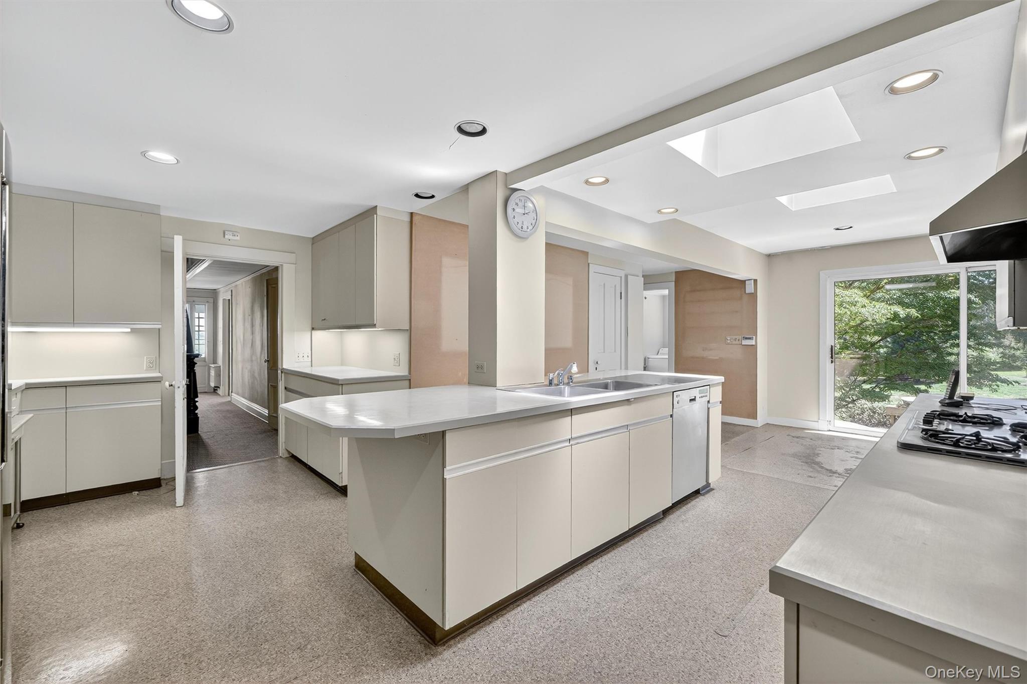 Single Family Arcady  Westchester County, NY 10562, MLS-901618-15