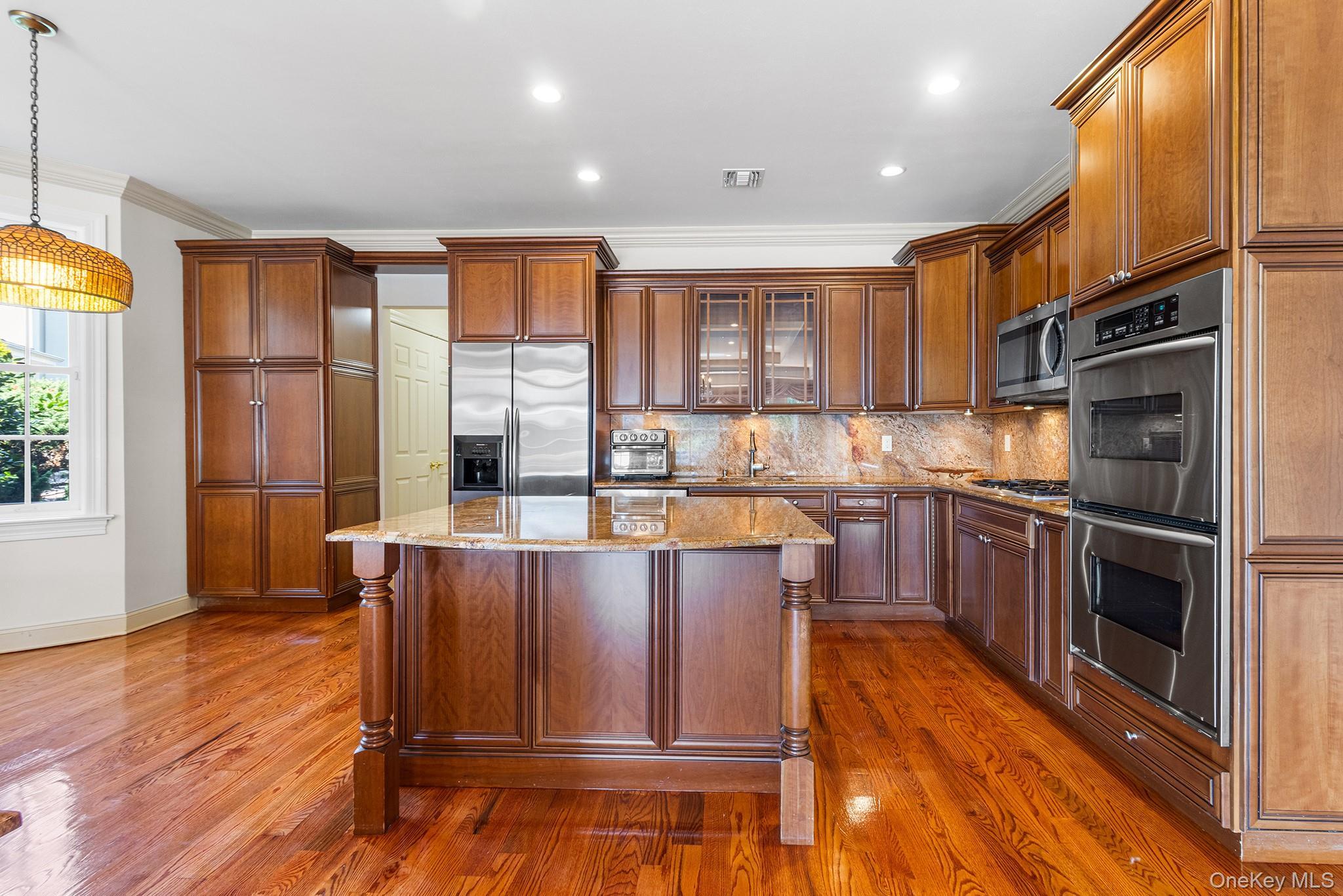 Condo Altessa  Suffolk County, NY 11747, MLS-901619-14