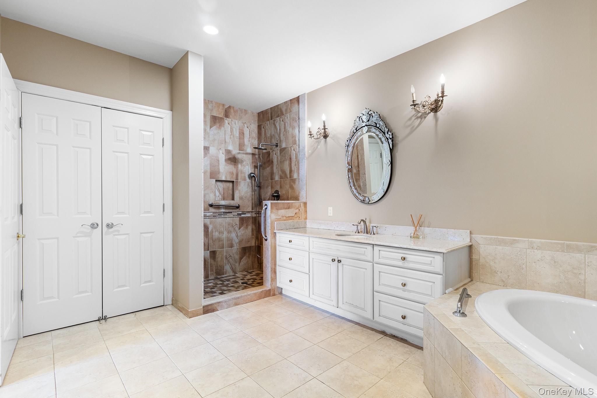 Condo Altessa  Suffolk County, NY 11747, MLS-901619-23