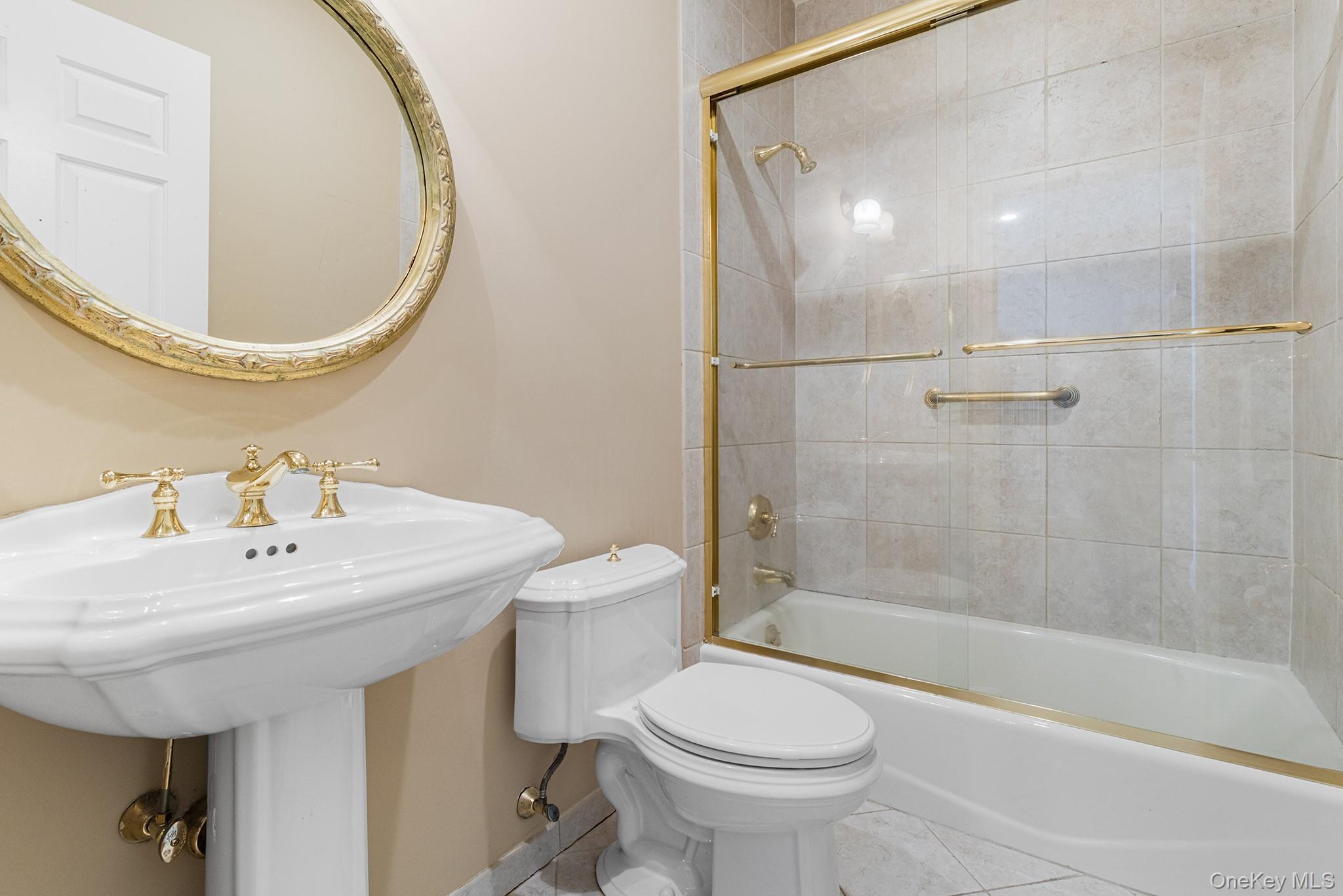 Condo Altessa  Suffolk County, NY 11747, MLS-901619-26