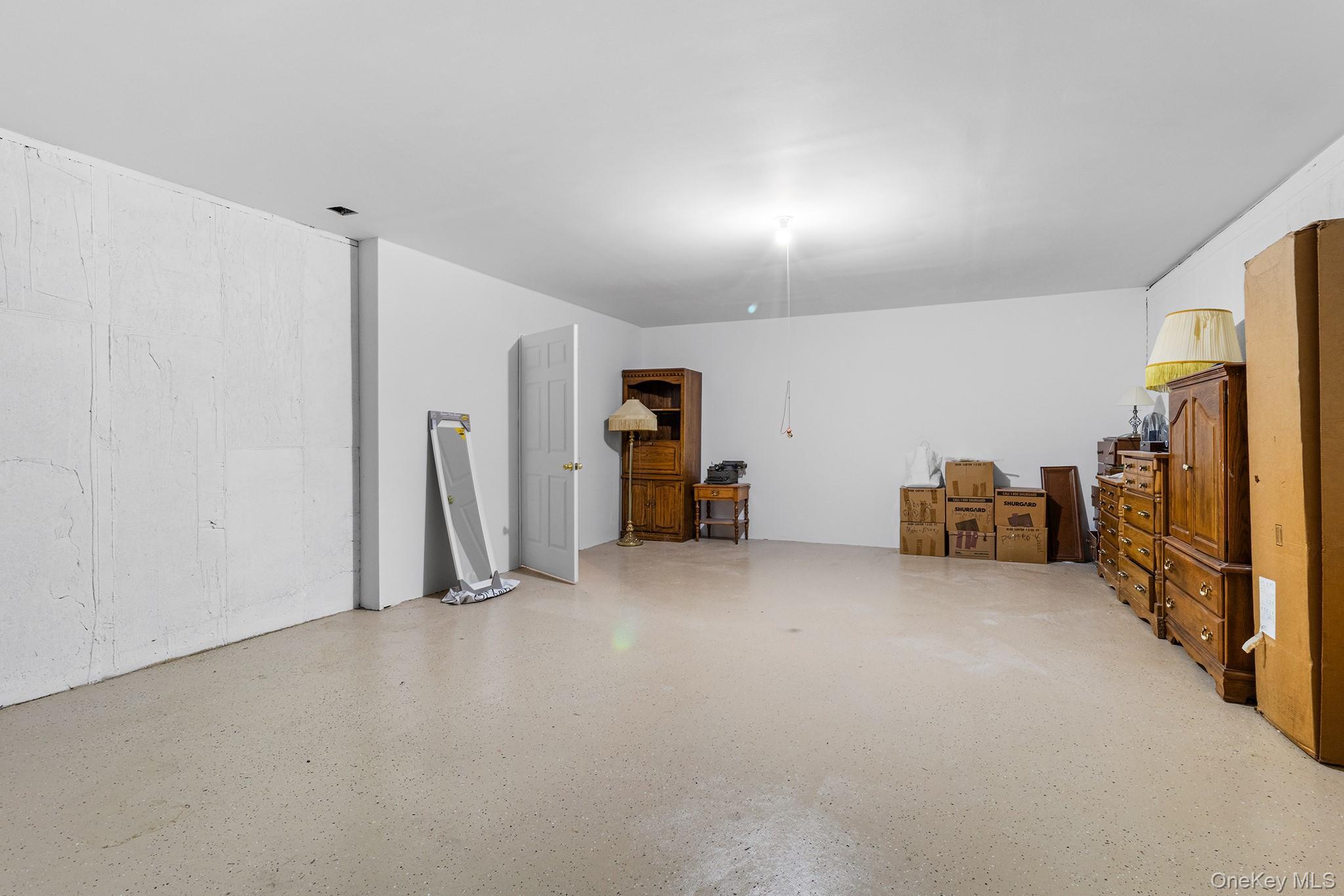Condo Altessa  Suffolk County, NY 11747, MLS-901619-30